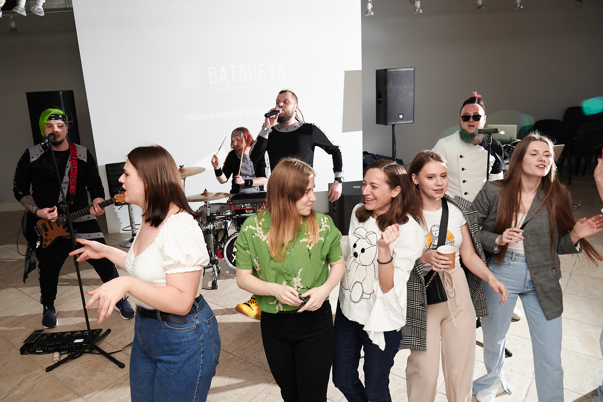 Дизайн-центр West. Репортажный и коммерческий фотограф в Ростове Виталий Ишков