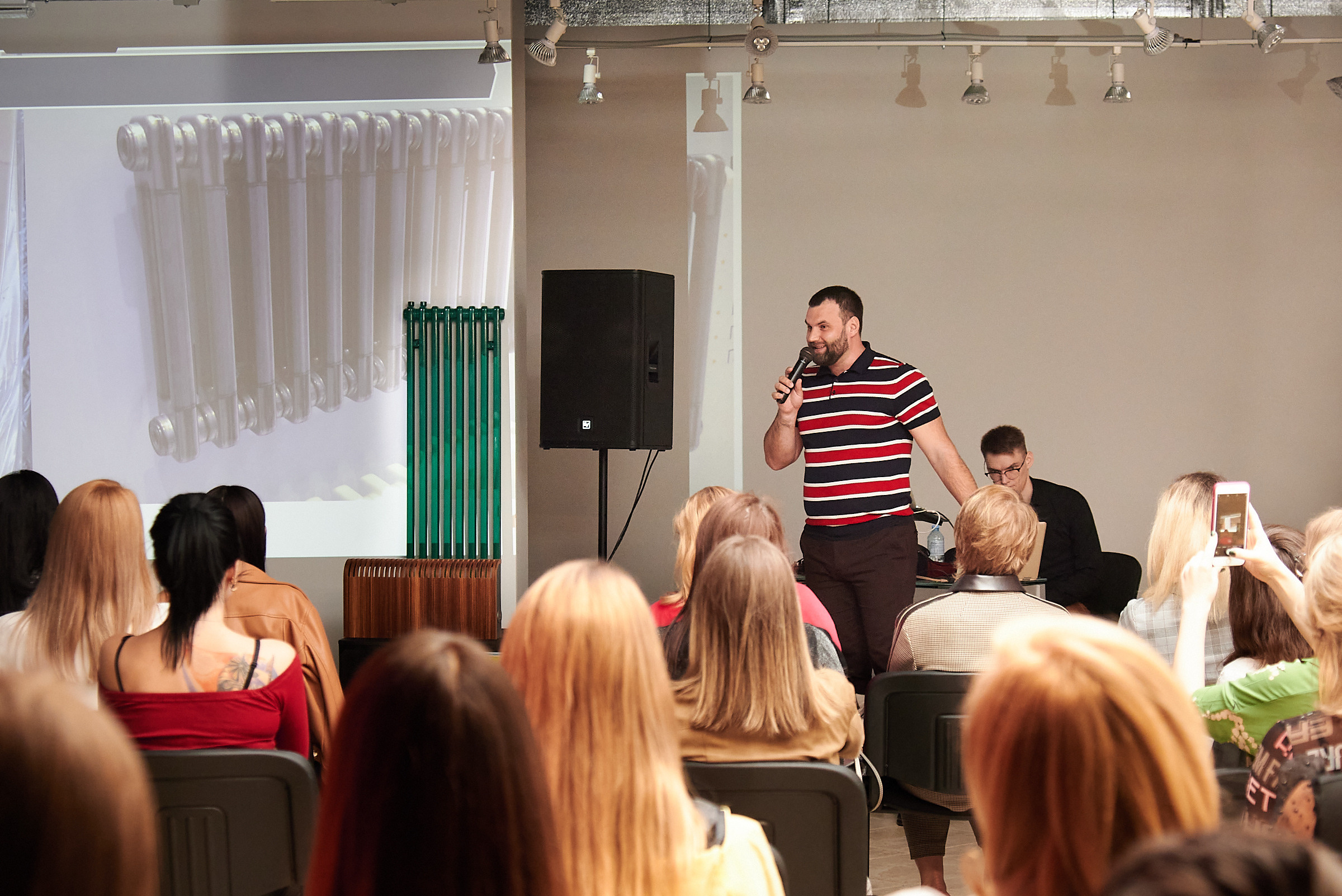 Дизайн-центр West. Репортажный и коммерческий фотограф в Ростове Виталий Ишков