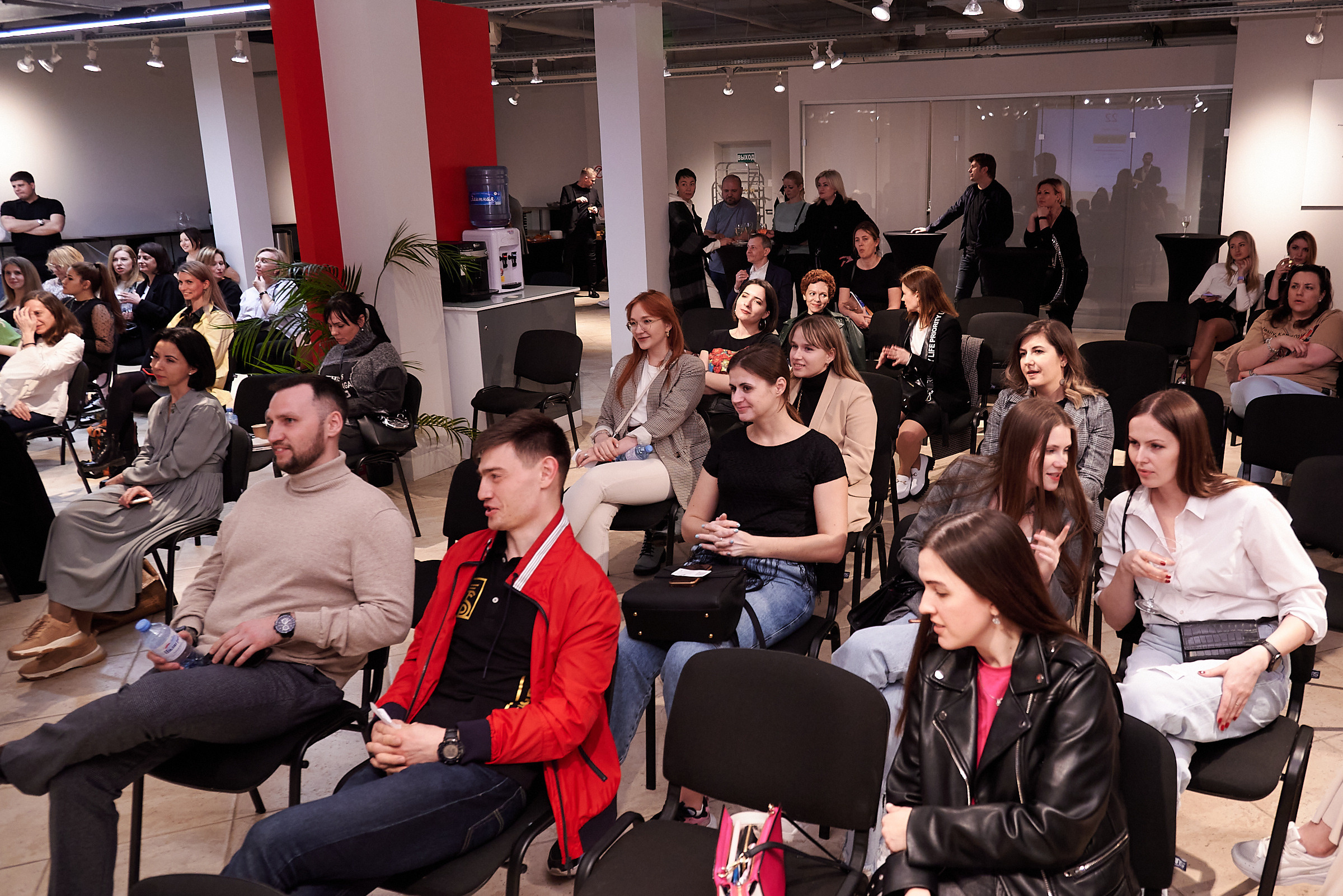 Дизайн-центр West. Репортажный и коммерческий фотограф в Ростове Виталий Ишков