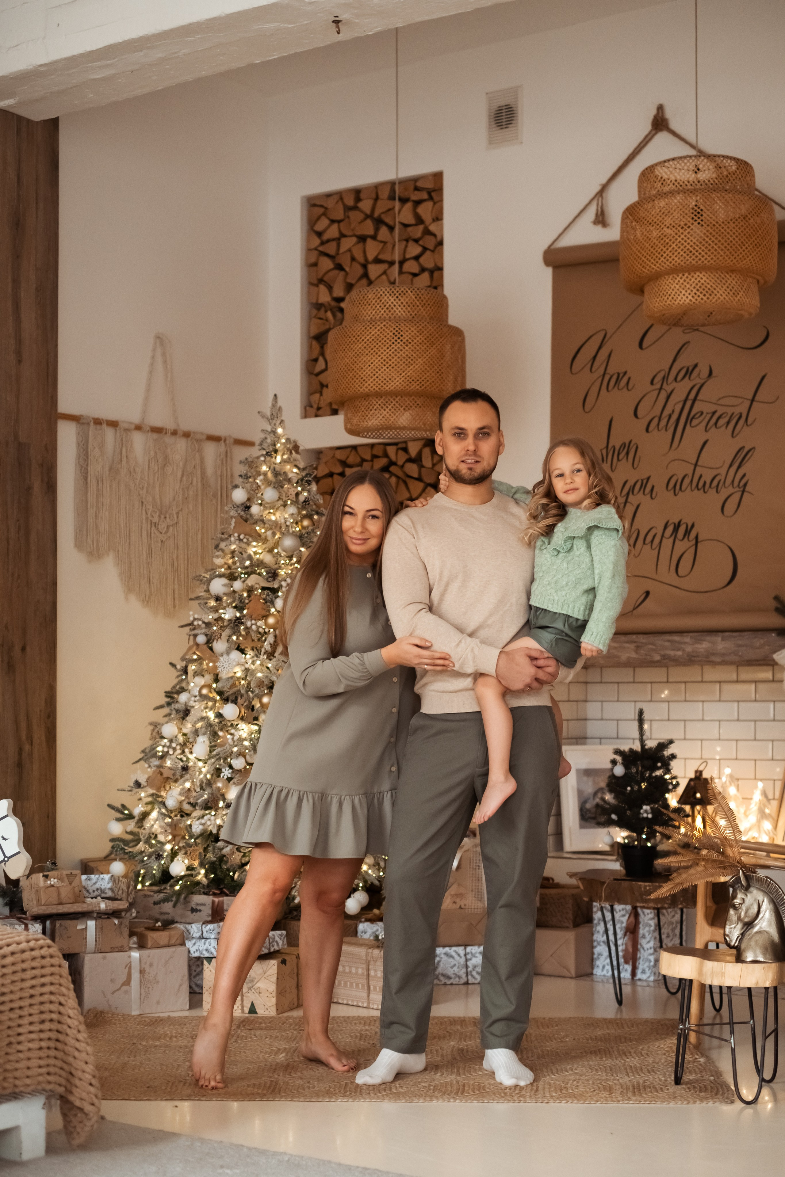 Семейная новогодняя фотосессия. Семейный и детский фотограф в Мелитополе /Наталья Зацеркляная