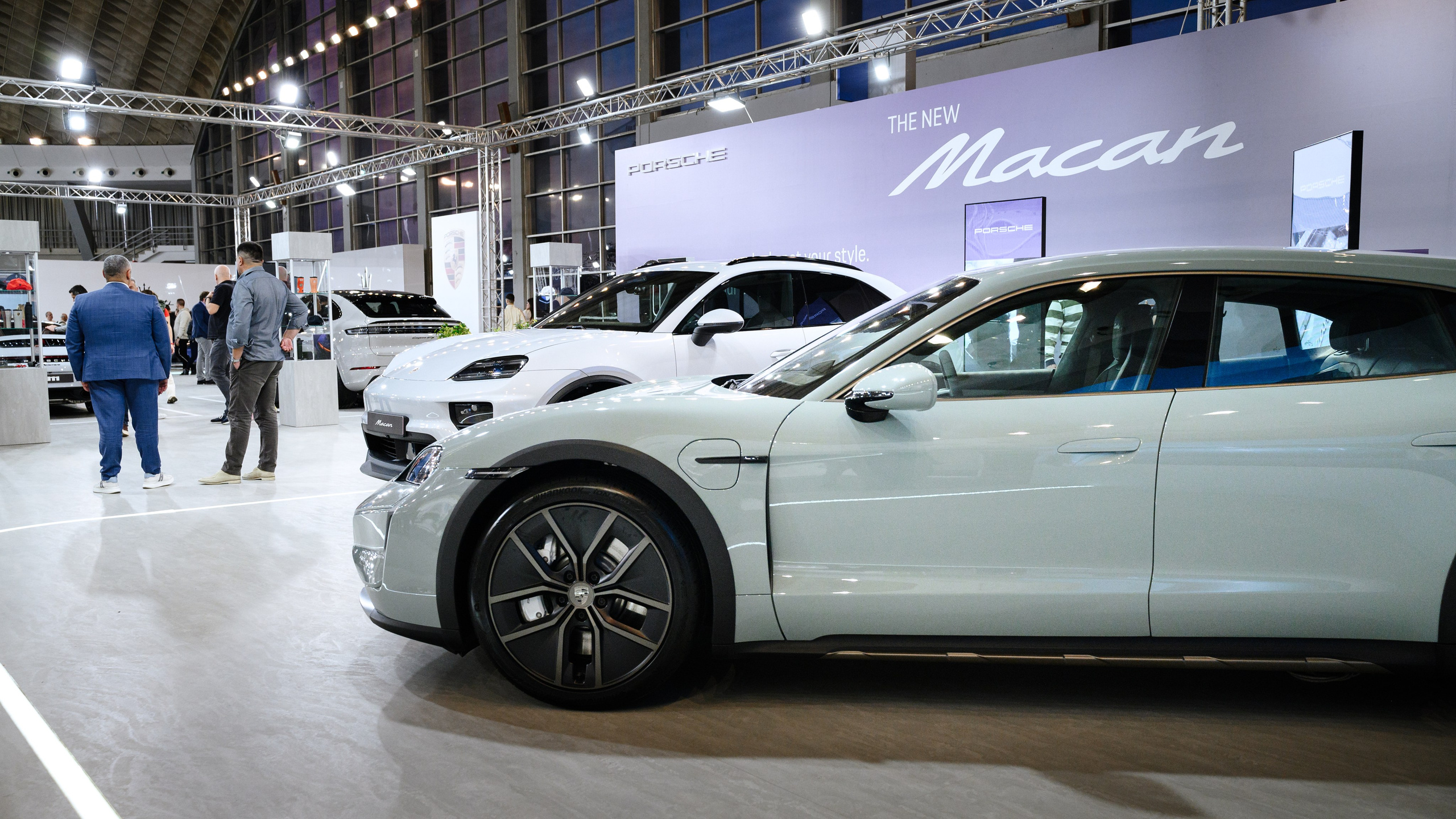 56-й Международный автосалон в Белграде. Елена Чеснокова спортивный фотограф во Владимире и Белграде