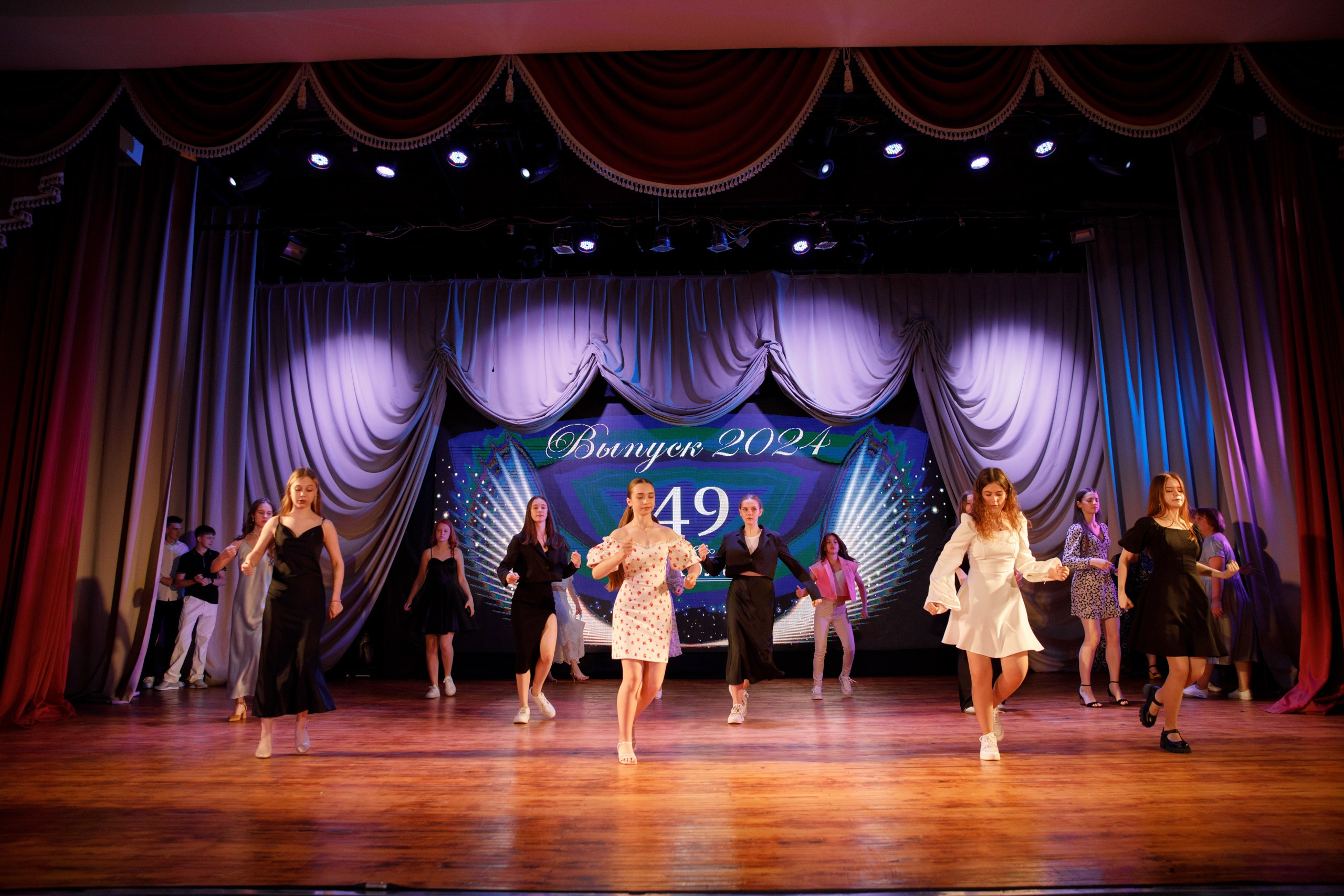 Вручение аттестатов. Свадебный фотограф в Ярославле Анастасия Архипова