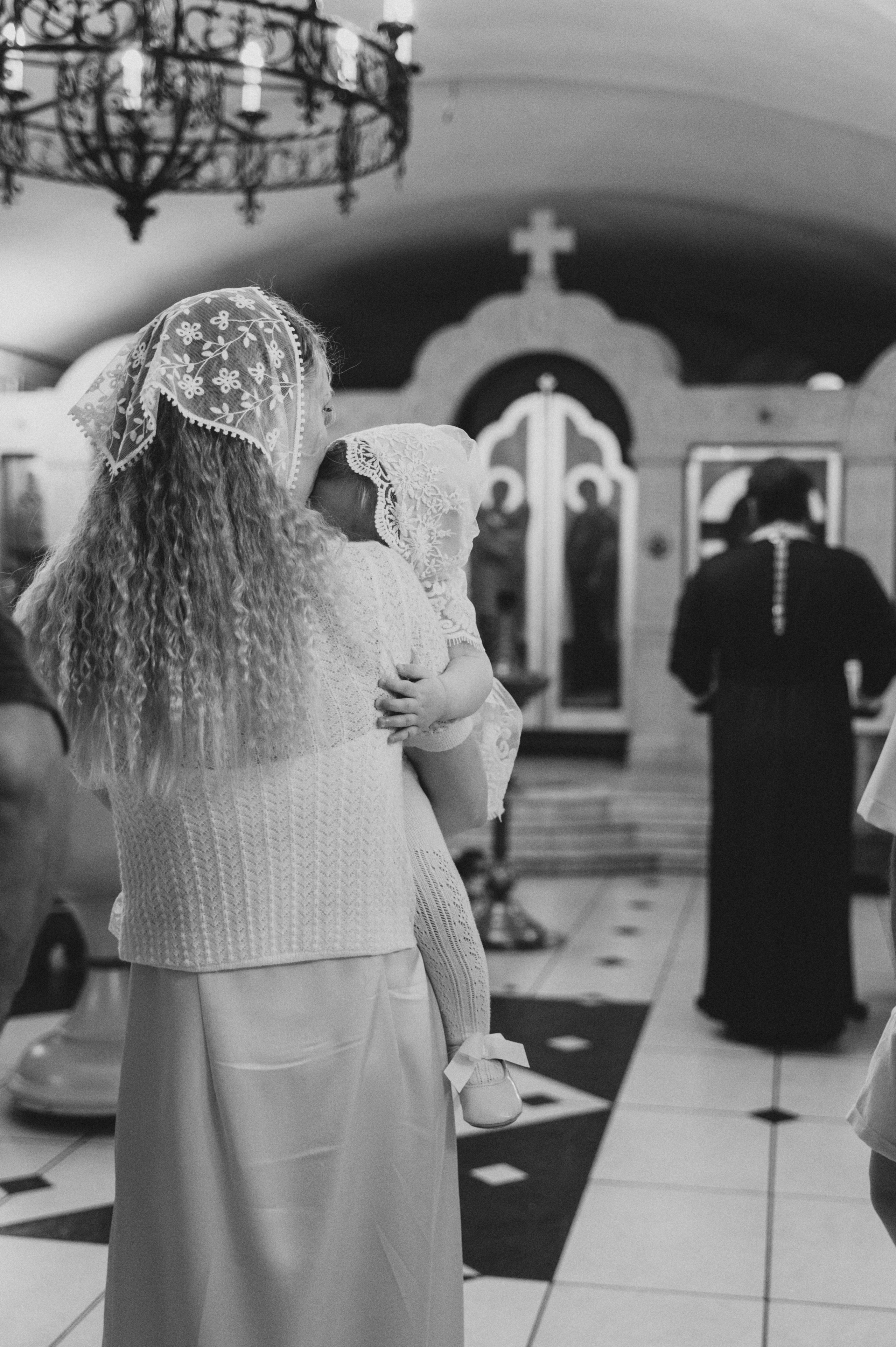 Крещение Владиславы (Криптовый храм в честь собора Новомучеников и Исповедников земли Белорусской). Семейный фотограф в Минске Дарья Дреко