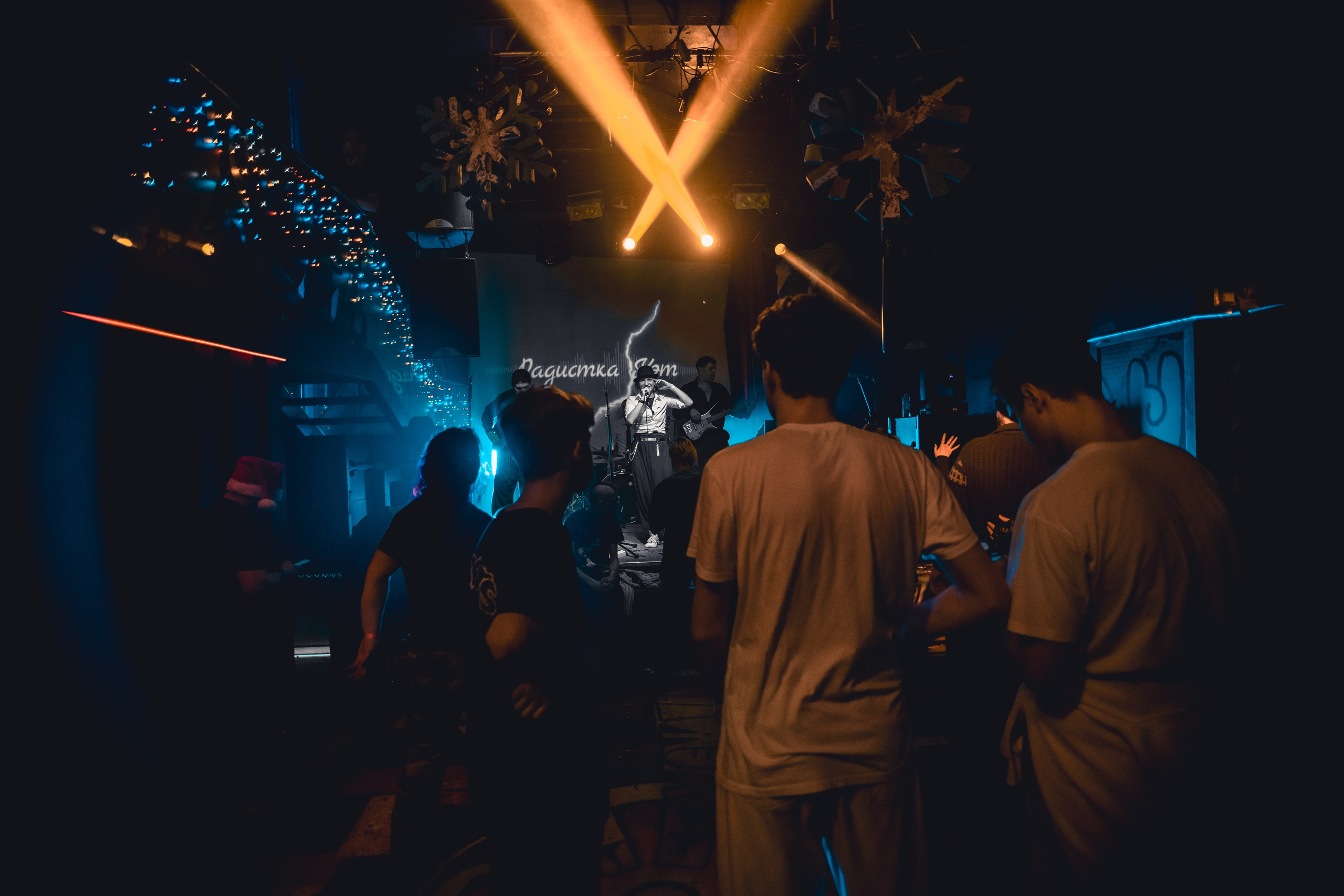 Радистка Кэт. Рок-ёлка, клуб-галерея Эрмитаж. 21.12.2024. Фотограф Регина Крикунова г. Красноярск