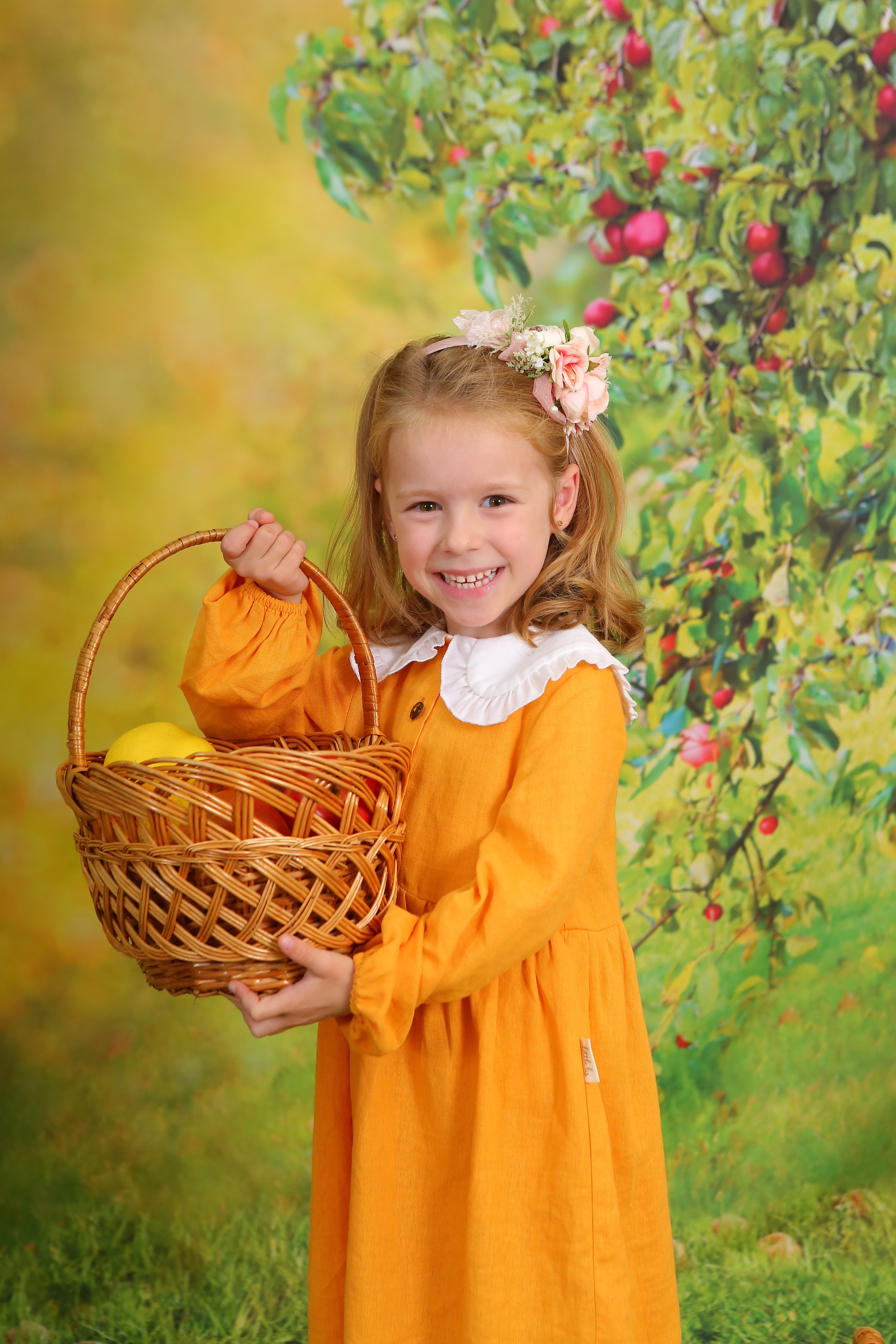 Яблоневый сад. Студия детской и семейной фотографии 12кадров