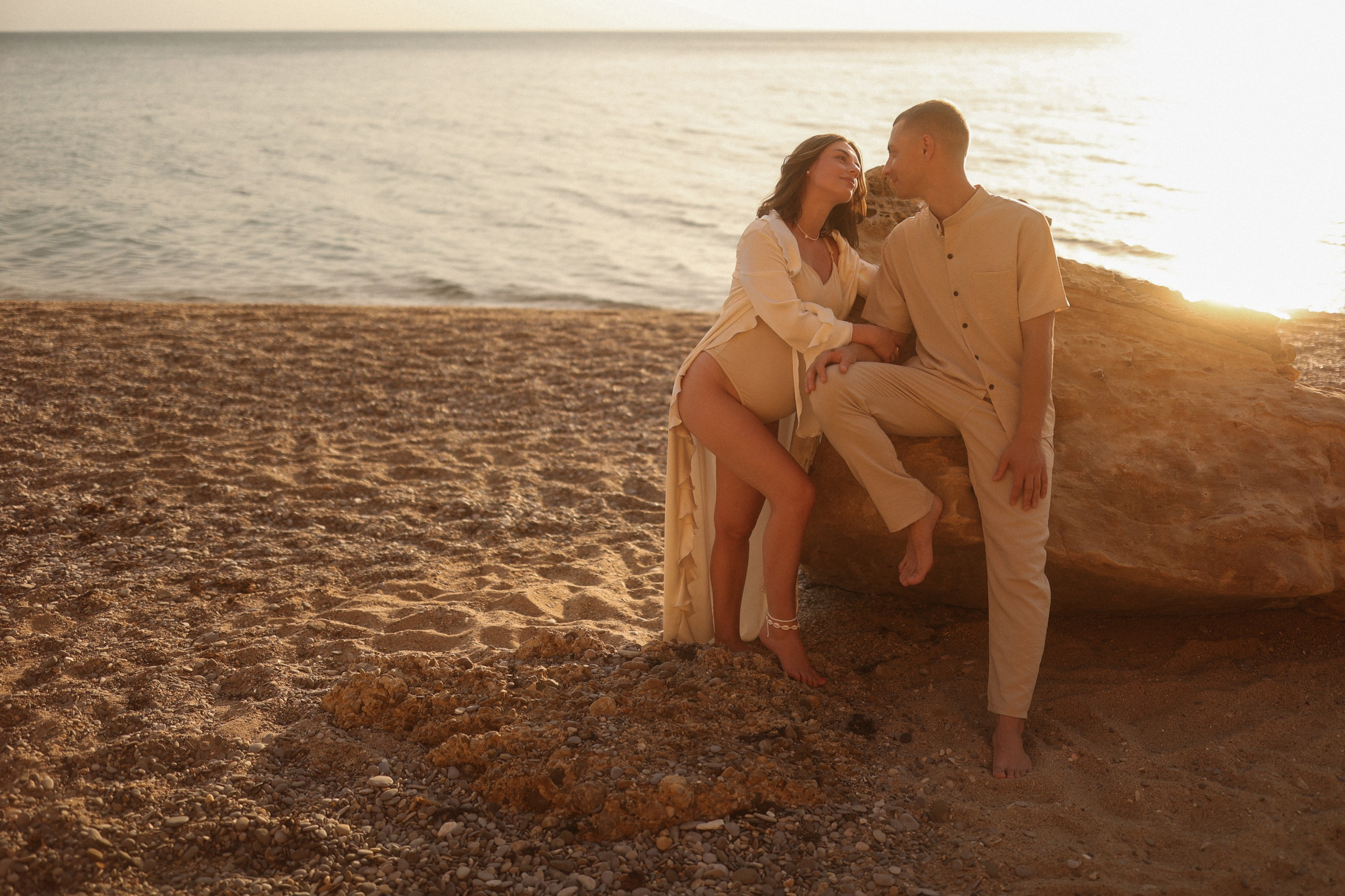 Беременность на закате. Фотограф в Севастополе и Крыму Артем Волобуев