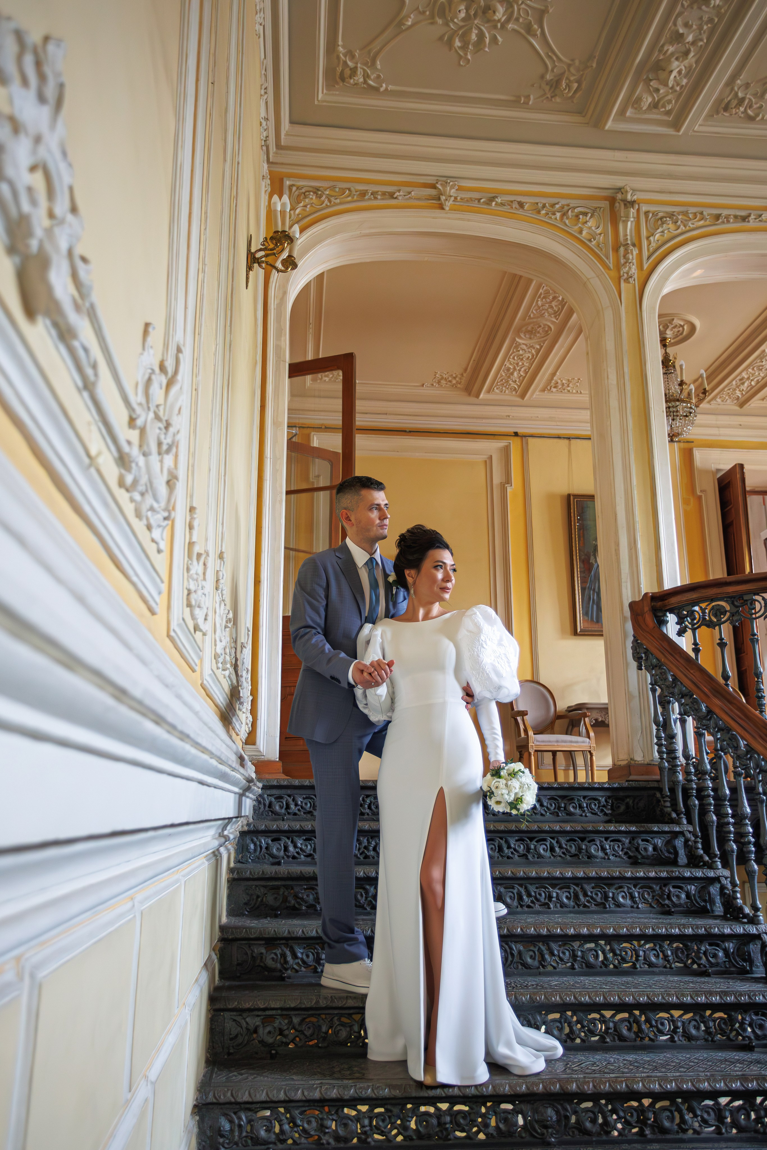 Свадебная фотосессия в библиотеке читальне им Пушкина. Свадебный фотограф Москва и МО Сергей Киржаев