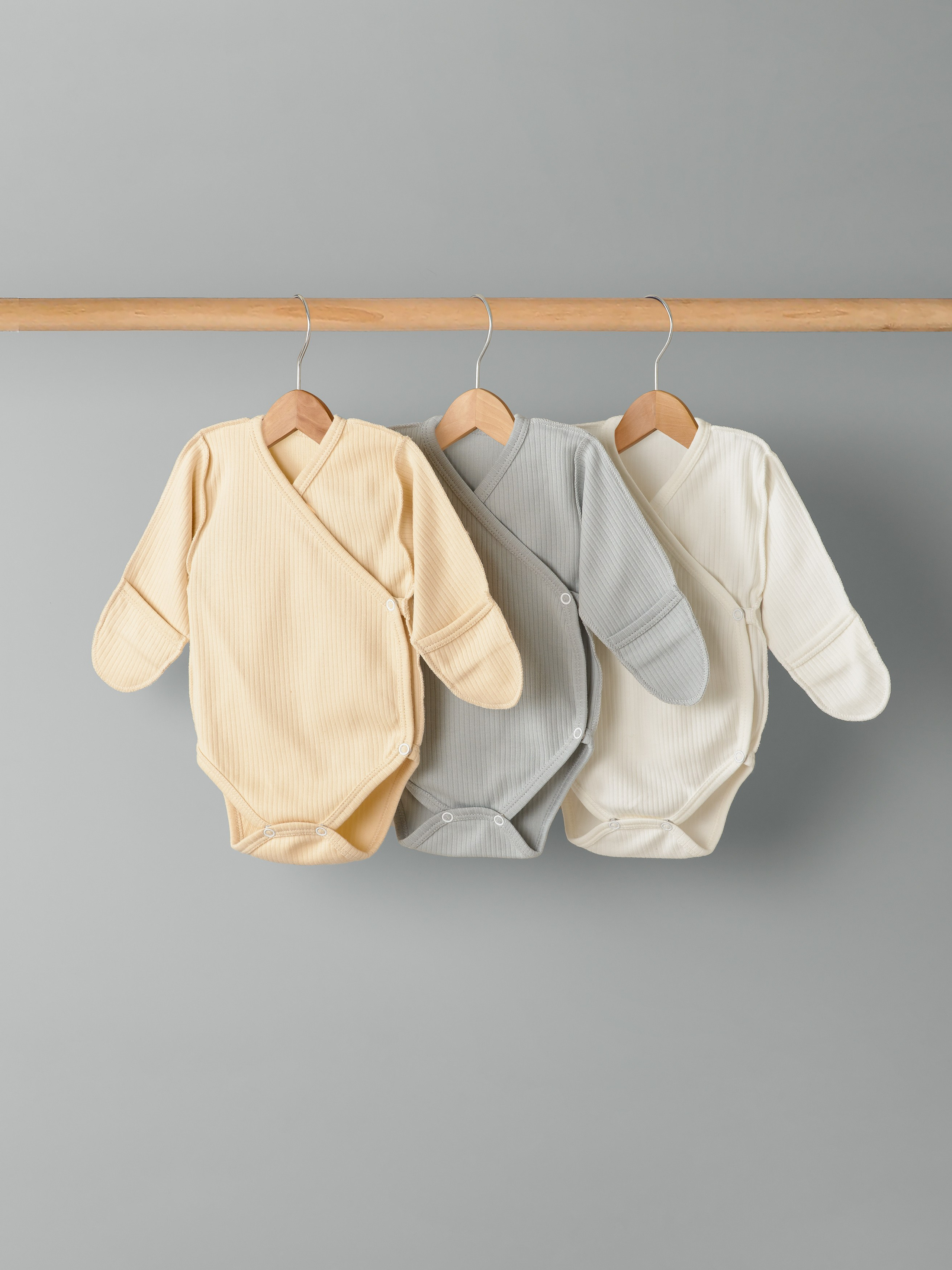 Одежда для детей. Предметный фотограф, инфографика и видео в Санкт-Петербурге