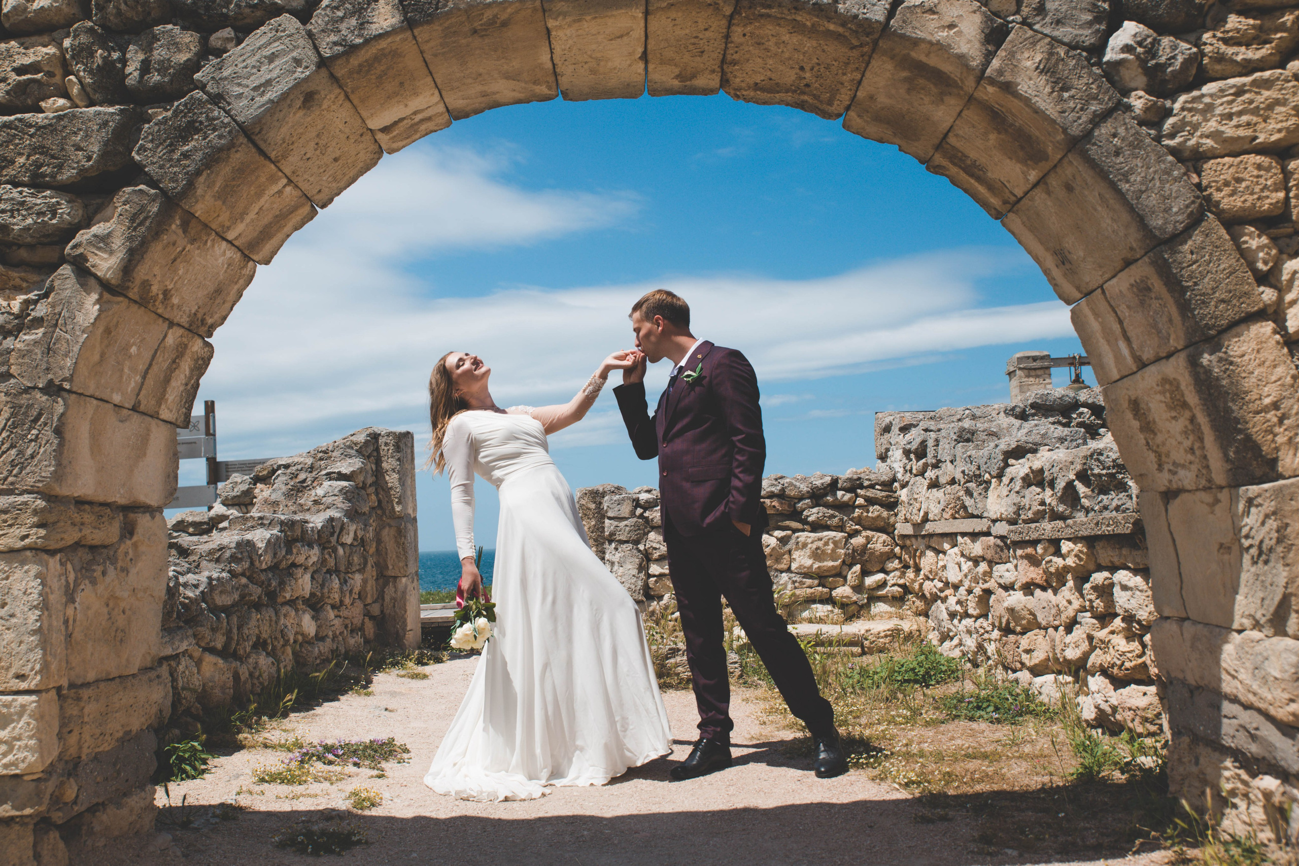 Ксения & Иван. Свадебная съемка в Санторини и Херсонесе. Свадебный и контент фотограф в Севастополе и Крыму Марина Данилова