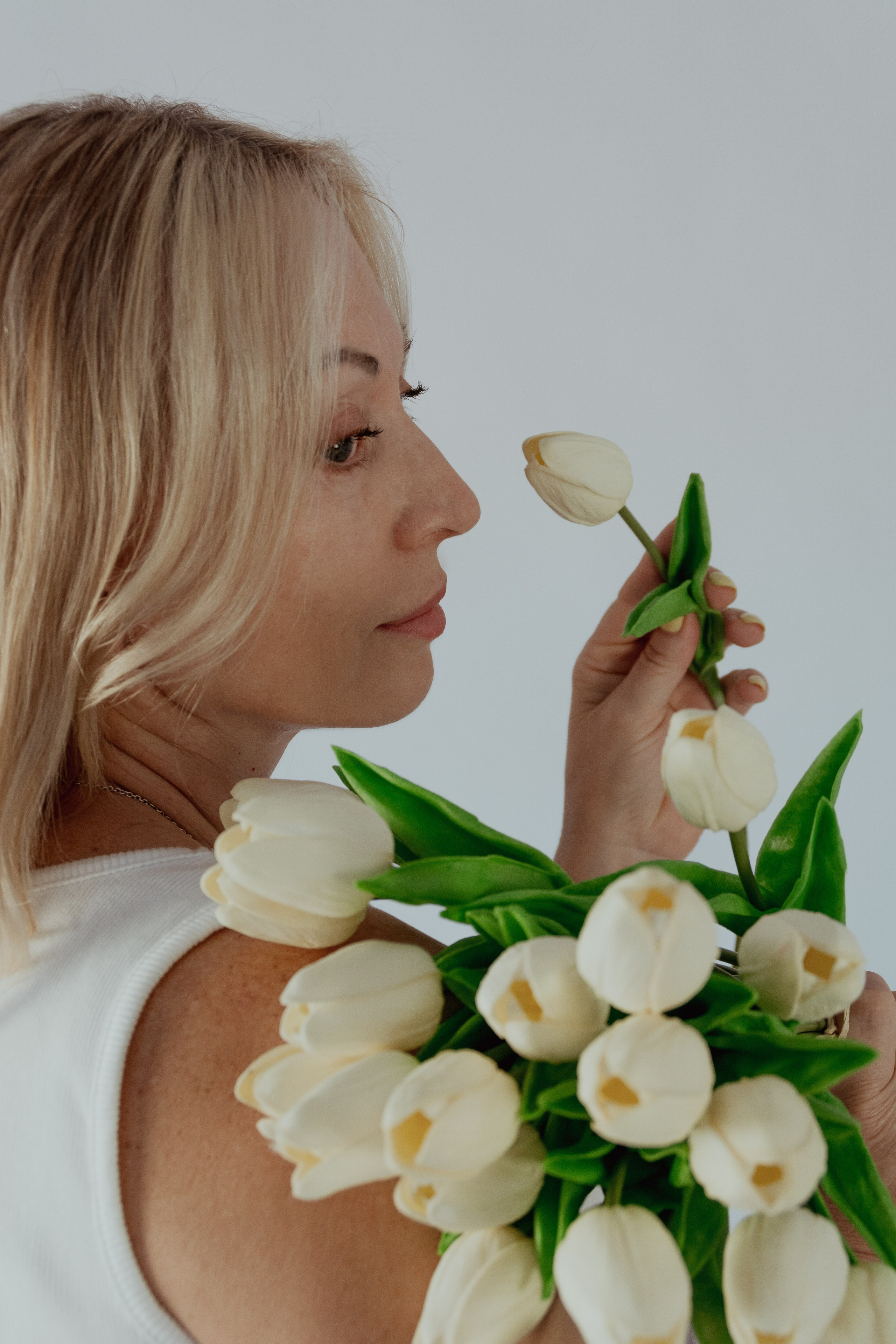 Студийный белый. Елена Волкова семейный фотограф в станице Гостагаевской города-курорта Анапа