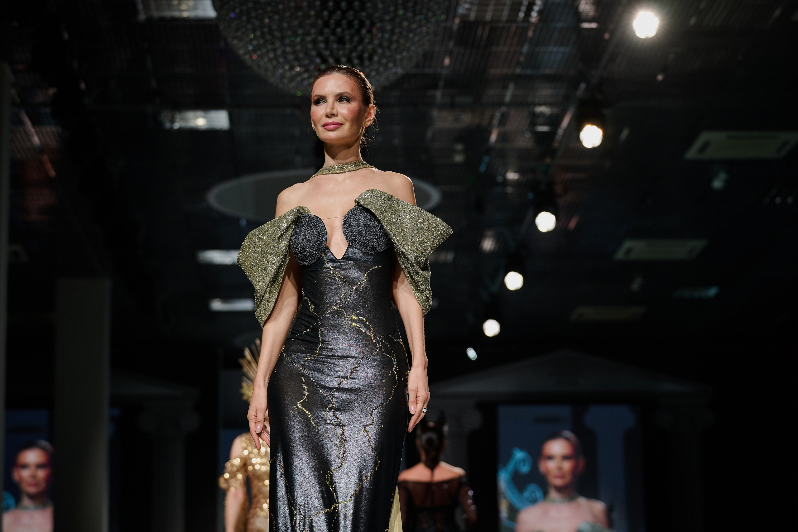 ESTET FASHION WEEK ВЕСНА — 2025. Фотограф Роман Адлер