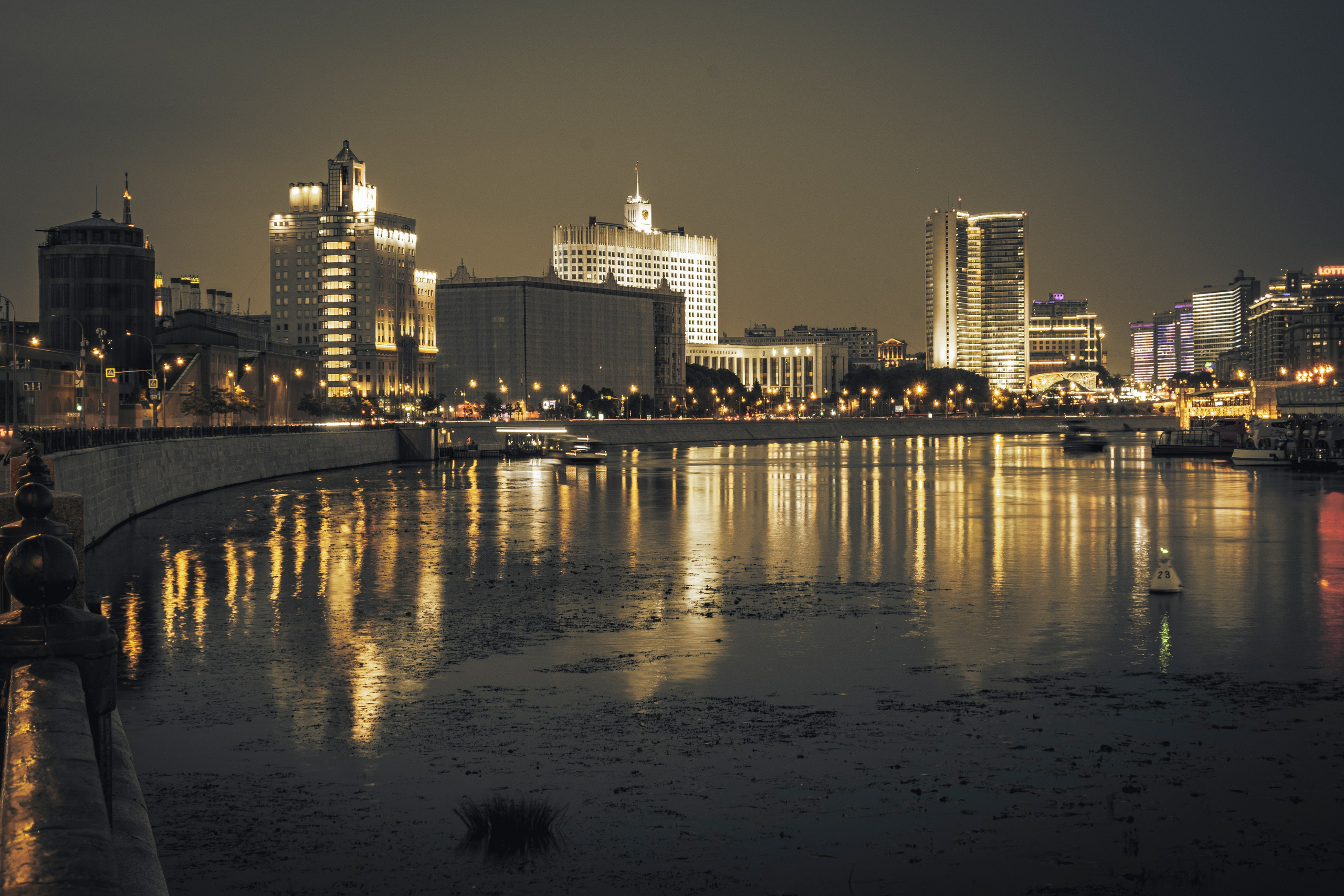 Фотопрогулка. Москва. Июль 2023. Фотограф Роман Адлер