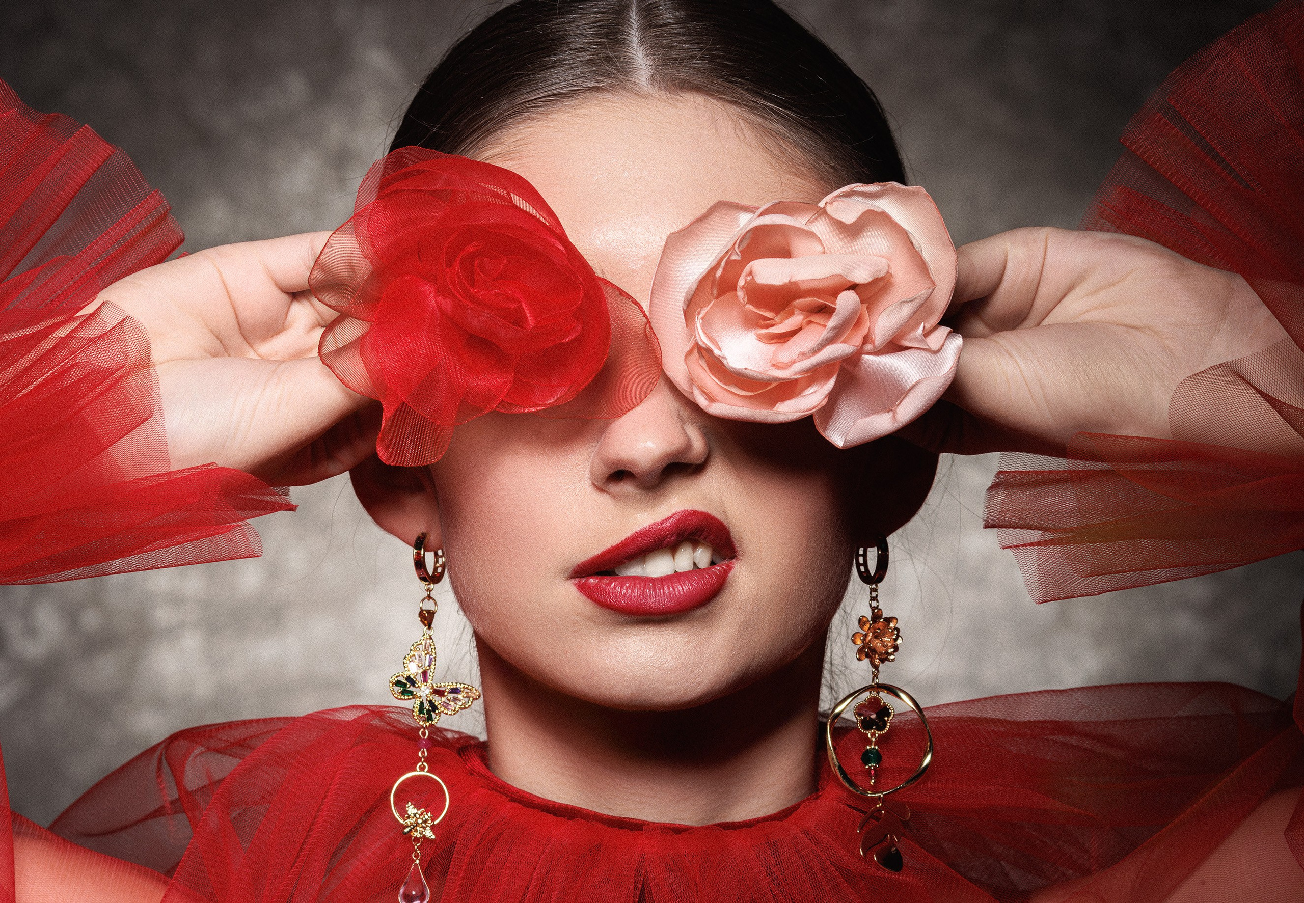 Модель: Ольга Громова. Сессия для журнала "Дорогое удовольствие". Продюсер/стилист: Анна Добрынина. Макияж: Ярослава. Авторские украшения: Светлана Афанасьева. Дизайнер одежды: bra.lika. Фотосессия в Efimov Studio. Портретный фотограф во Владивостоке Сергей Ефимов. #СергейЕфимовФото