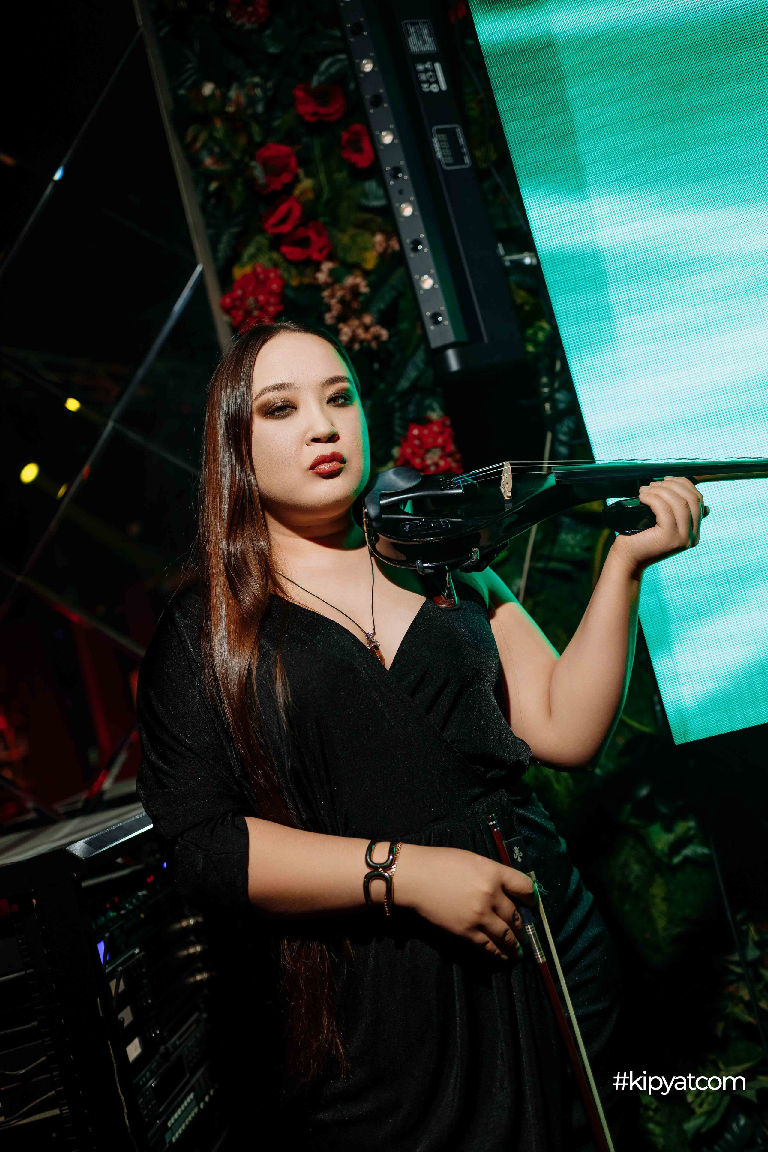 The Queen Prive. Кипятком Шымкент