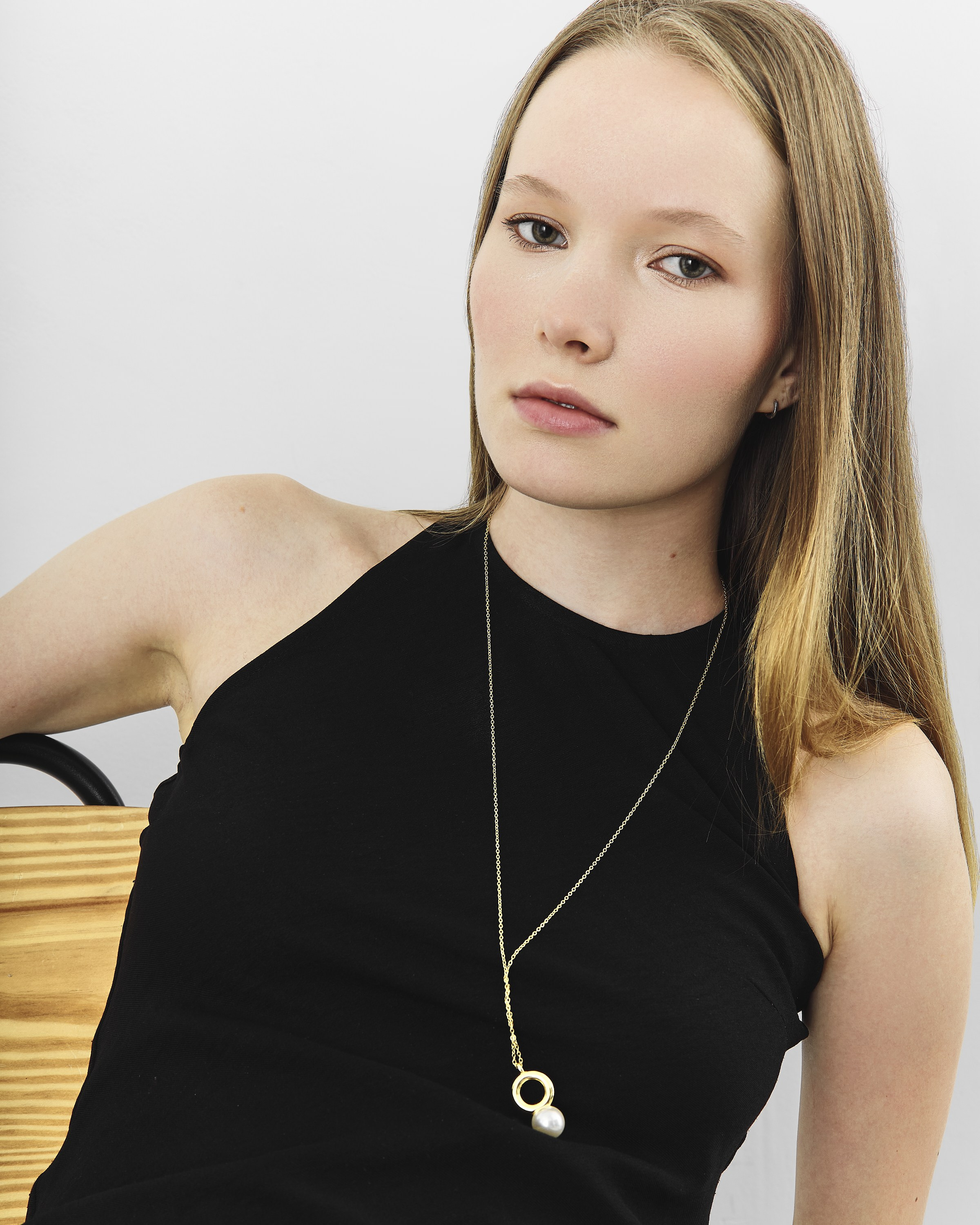 Content for model Anya. Меня зовут Марина Конор, я портретный фэшн и контент фотограф в Москве