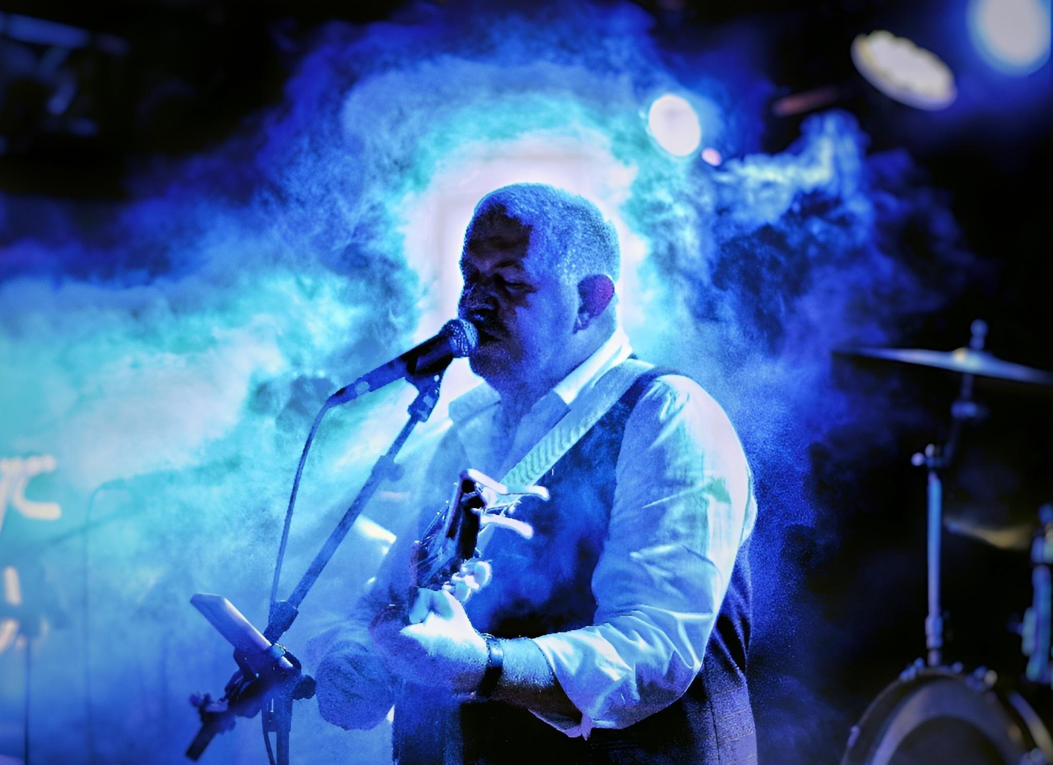 Выступление в клубе «Fire Ball»