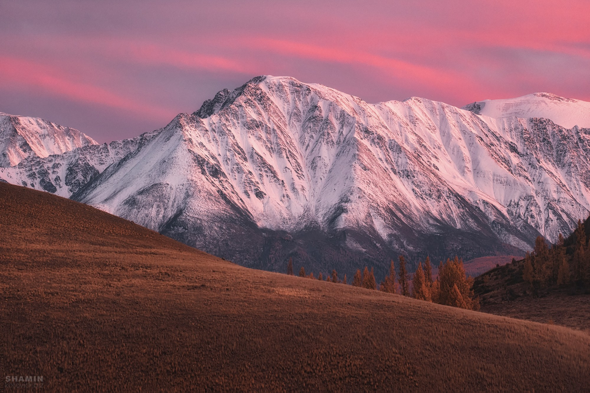 Алтай — пейзажная фотография Константина Шамина. Горы, реки и долины Алтая, природный свет, аэрофотосъёмка и классические пейзажи России.