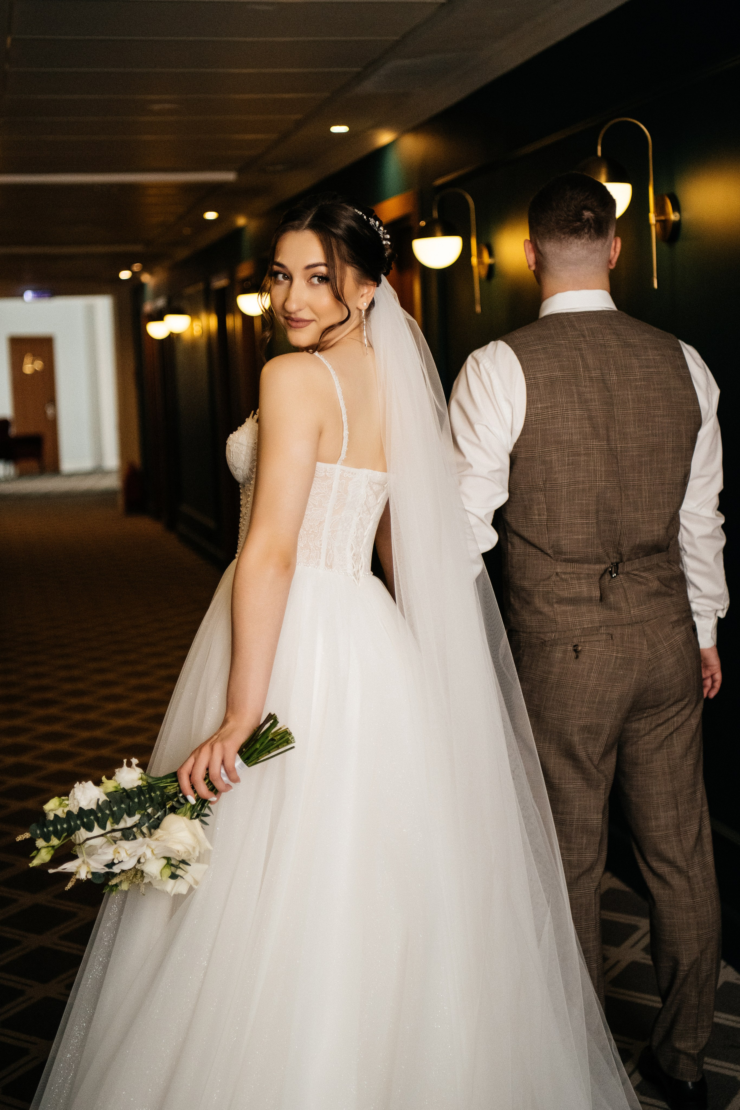 alt="Свадебная фотосессия в Барнауле. Свадебный фотограф Анна Глухова"