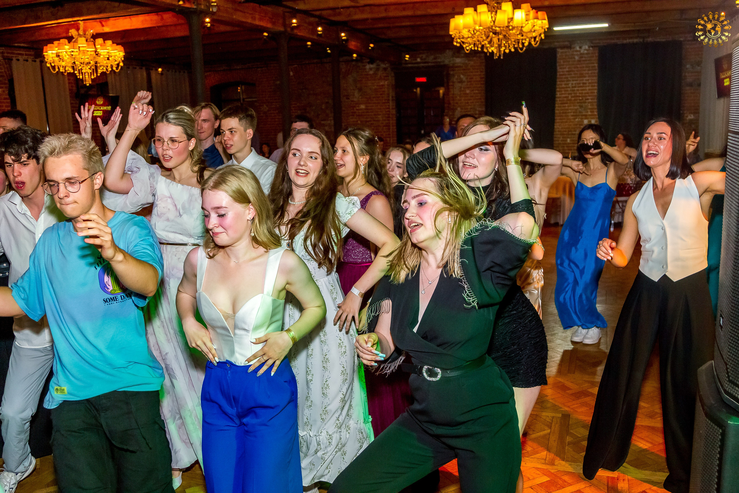 Выпускной 2023 (11-е классы) клуб «Джаггер», Москва. Репортажная съемка в Москве и области. Анималистика