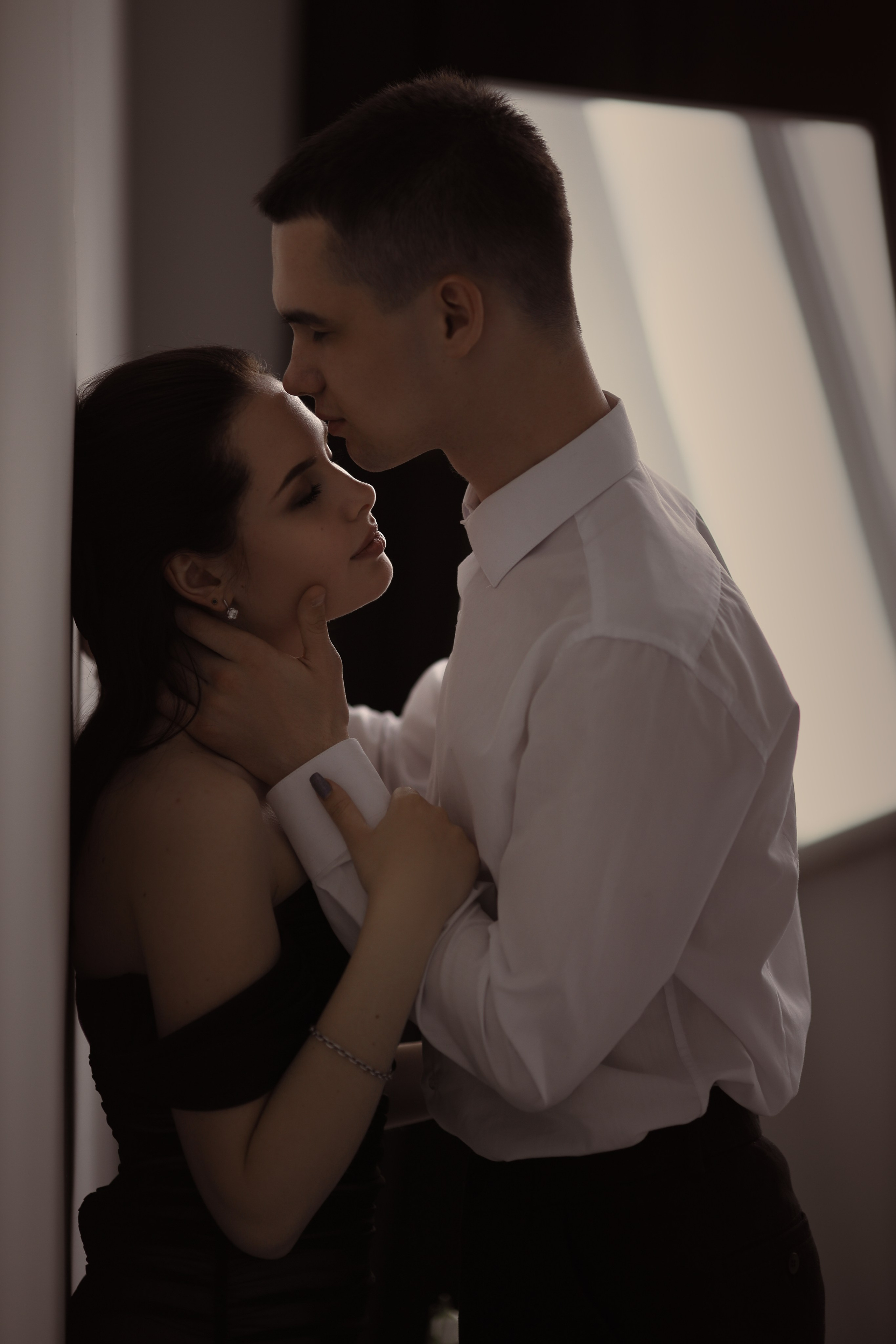 Стильная студийная фотосессия для влюбленных пар в Москве. Профессиональный фотограф в Москве. Елена Шуваева