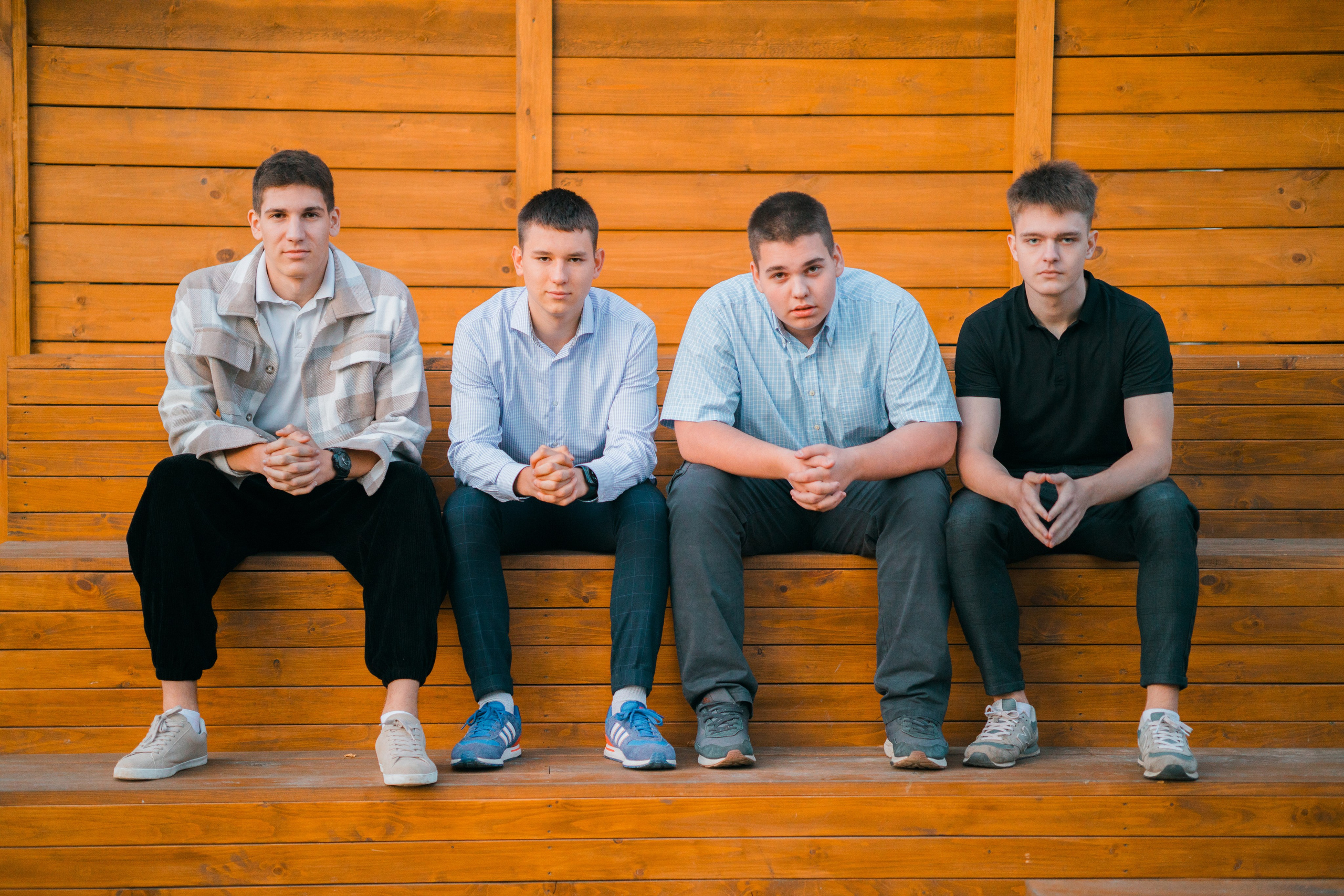 Осенняя фотосессия для выпускных альбомов 11 классов в Тарусе 2025 год. Выпускные альбомы в Серпухове