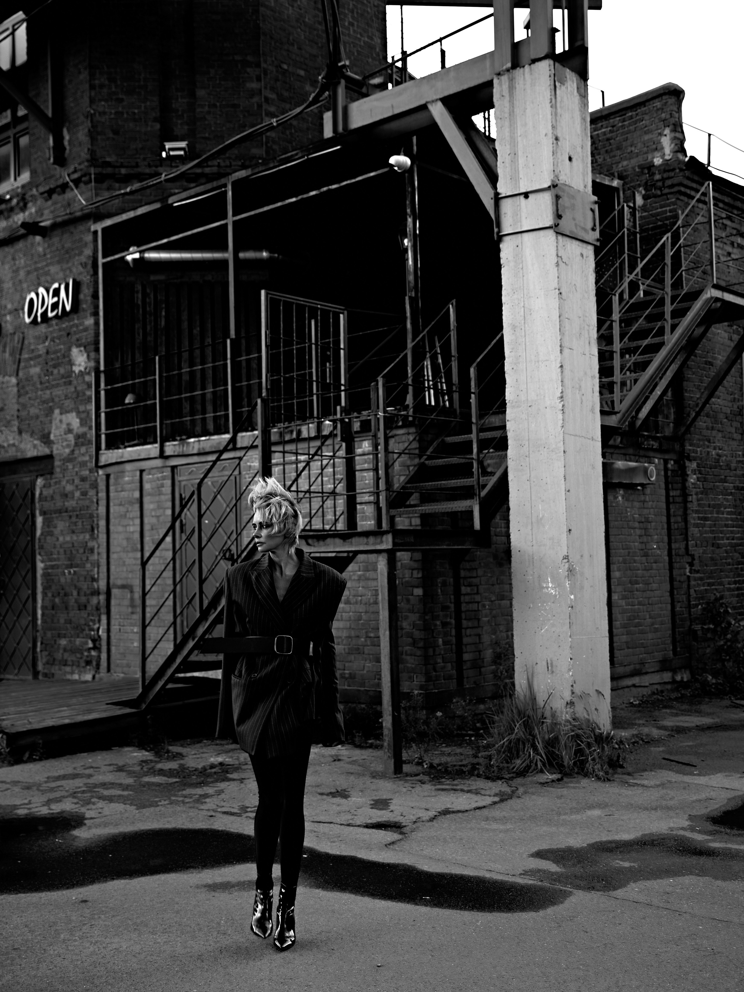 LUBOV INJINEVSKAYA. Yulia Otroschenko