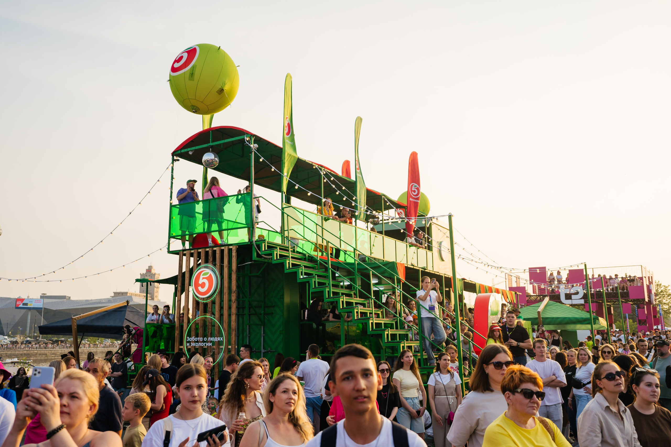 Пятерочка на VK фесте. Видеограф и Фотограф в Челябинске Ксения и Владимир Рюмины