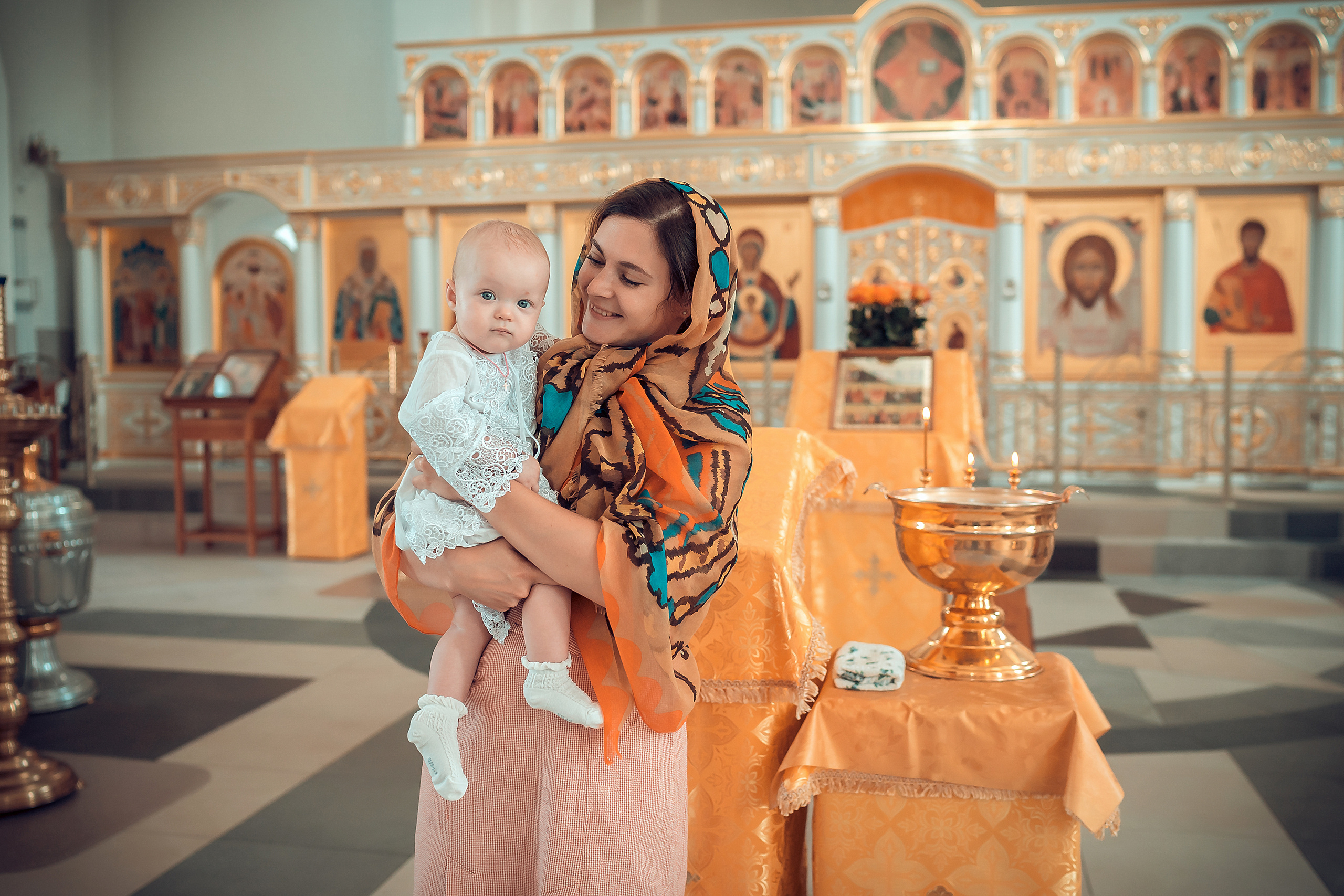 Крещение Лены Храм Феодора Тирона. Фотограф на Крещение и Венчание в Красноярске Рамазанова Юлия