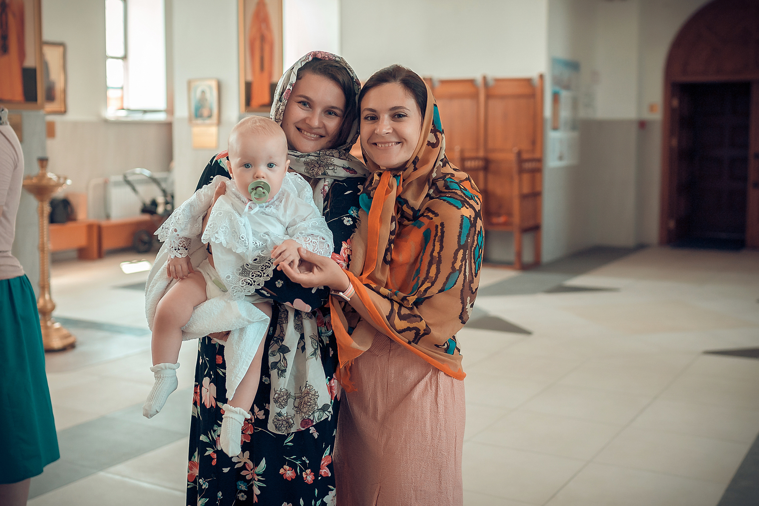 Крещение Лены Храм Феодора Тирона. Фотограф на Крещение и Венчание в Красноярске Рамазанова Юлия