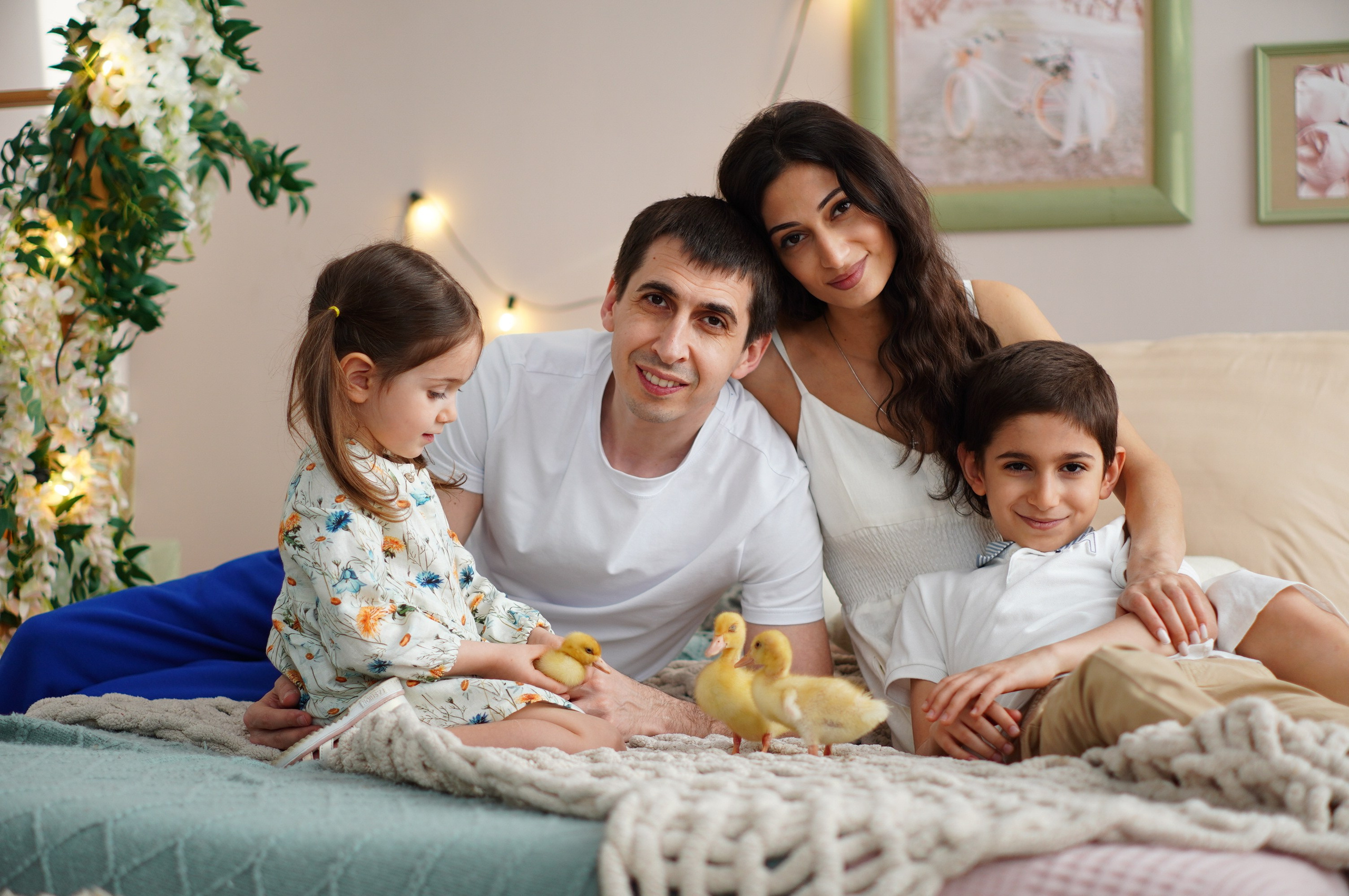 Семейная фотосессия на Пасху. Фото и видео съёмка в Москве и МО Александр Чапала и Трояк Алеся