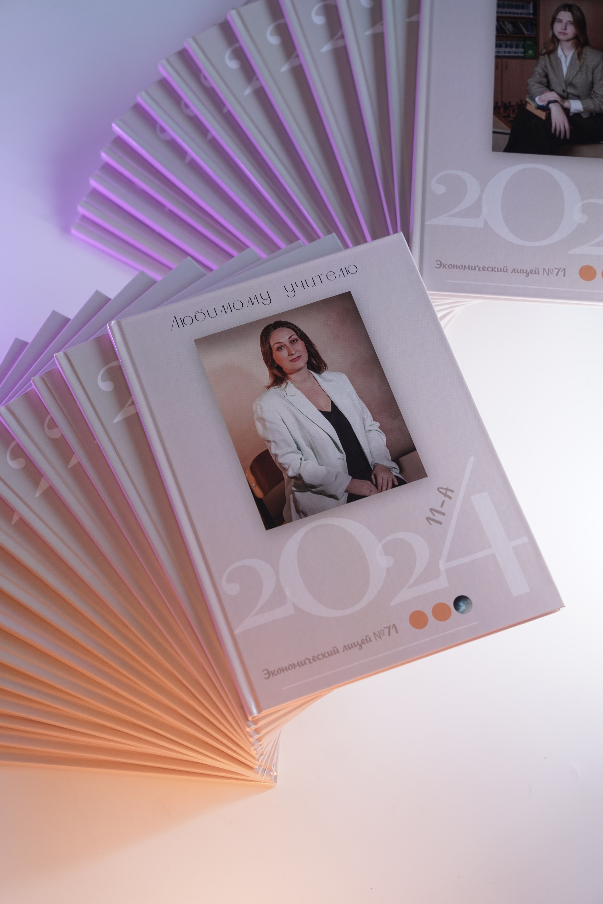 9-11 класс — твердые листы. Выпускные альбомы