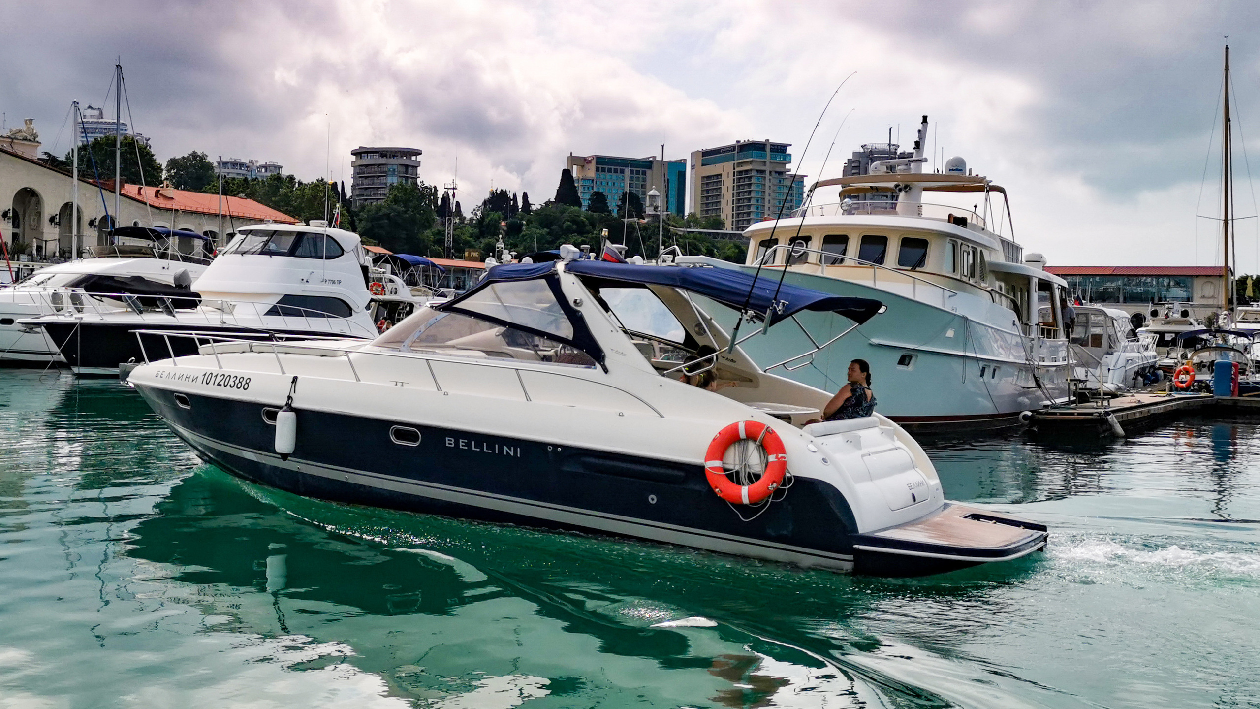 КОМФОРТ КАТЕРА В СОЧИ. Аренда Яхт в Сочи от Эконом до Премиум Класса