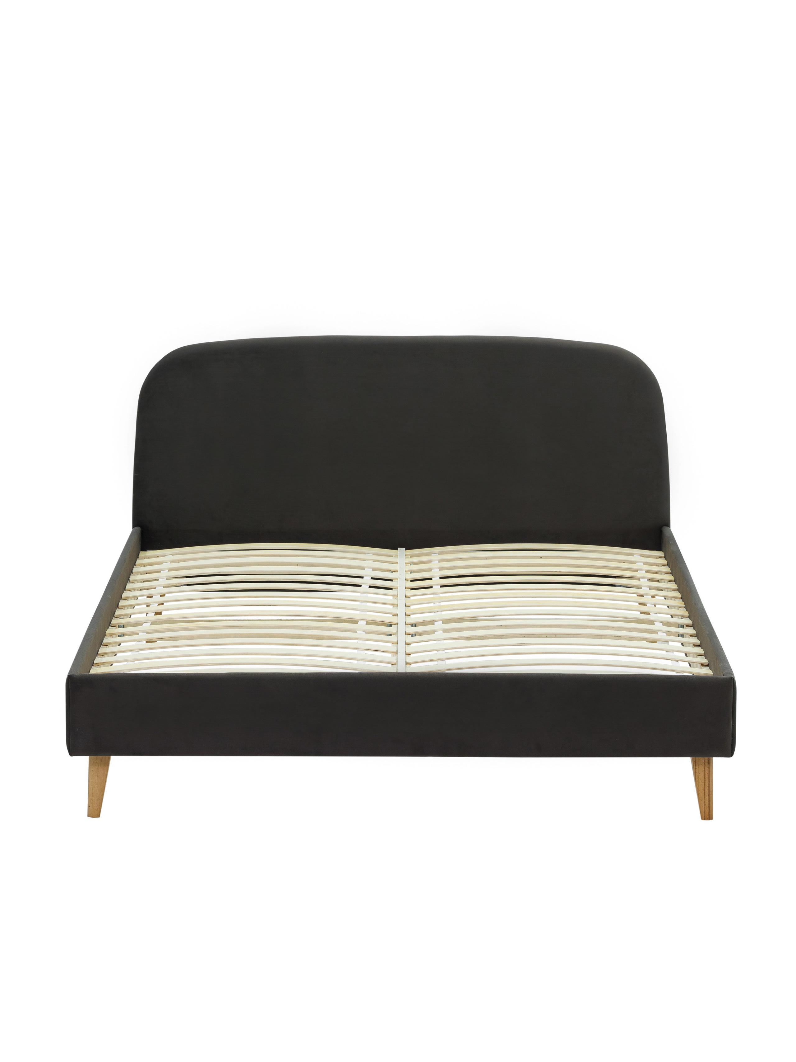 Кровать. Фотосъёмка для бизнеса — предметное фото, репортаж с мероприятий, портреты людей, съёмка интерьера и экстерьера