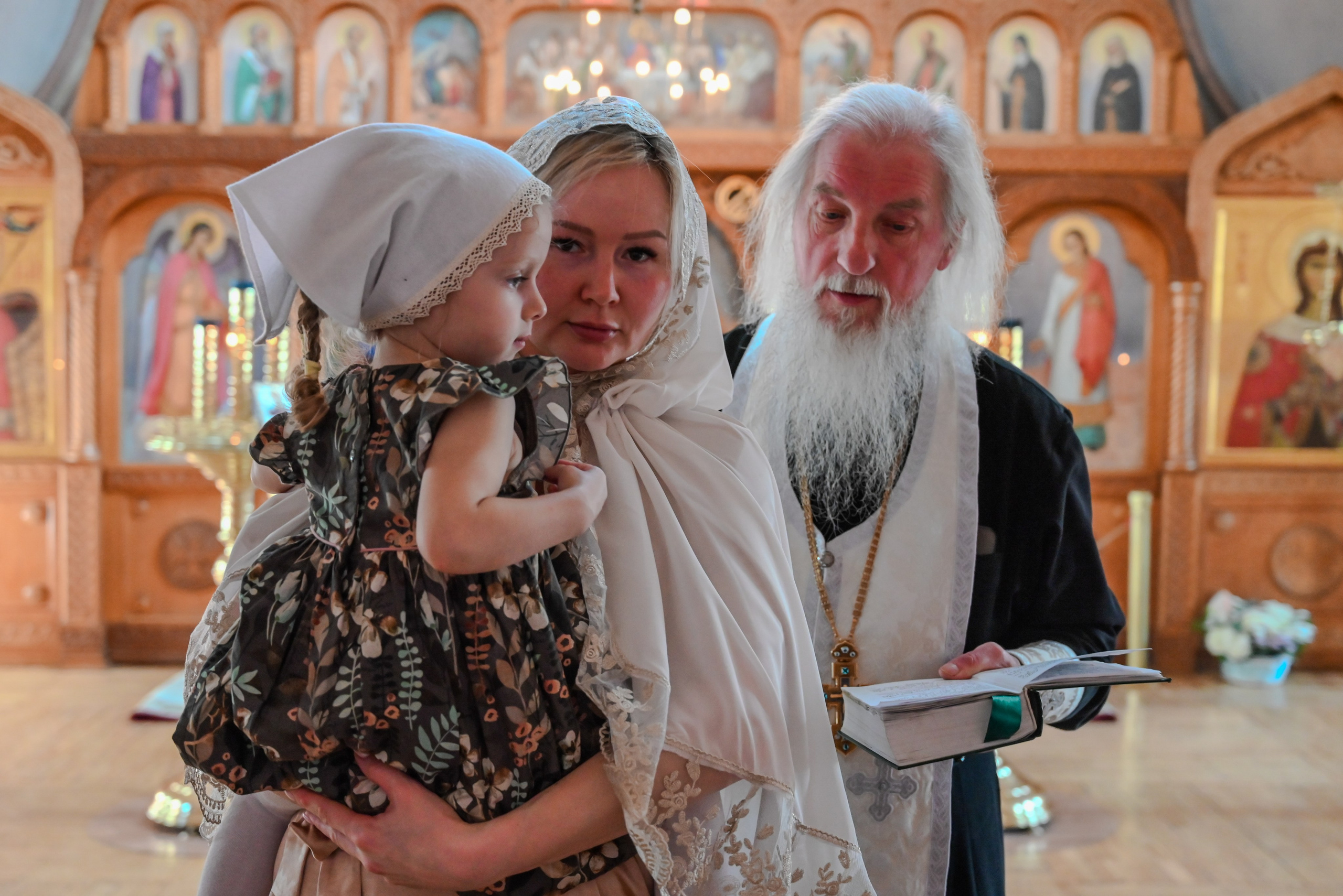 Крещение мама Анна. Семейный и детский фотограф Москва