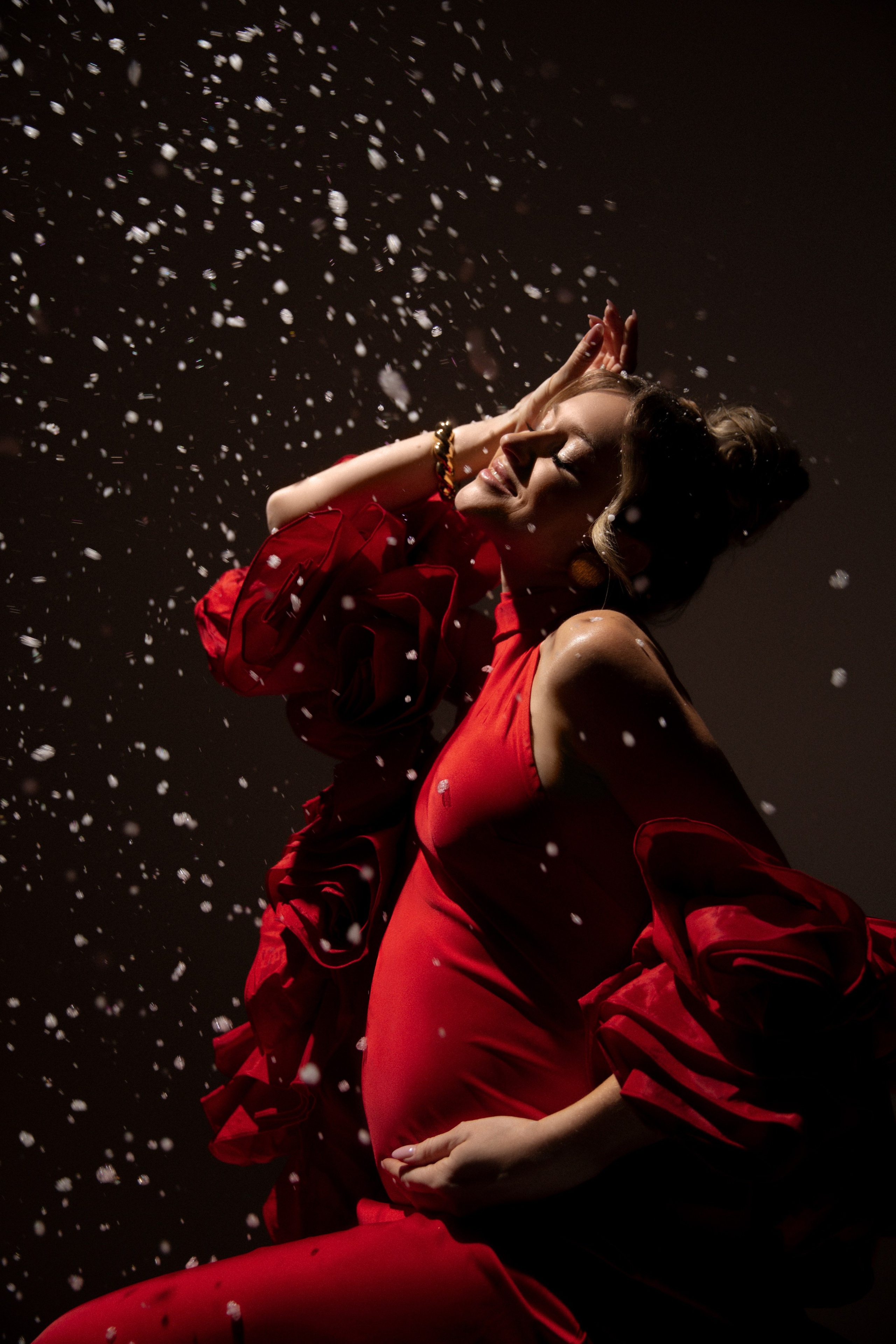 Снежная ночь. Фотосессия беременности со снегом. Фотограф в Москве Ольга Сатони