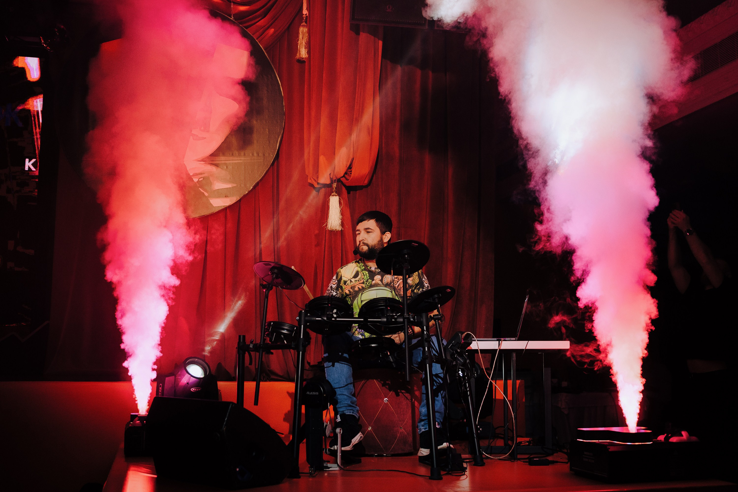 СПЕКТАКЛЬ «ВОЛШЕБНЫЕ ОЧКИ» ОПТИК-ЦЕНТР. Репортажный фотограф Зуев Роман г. Челябинск