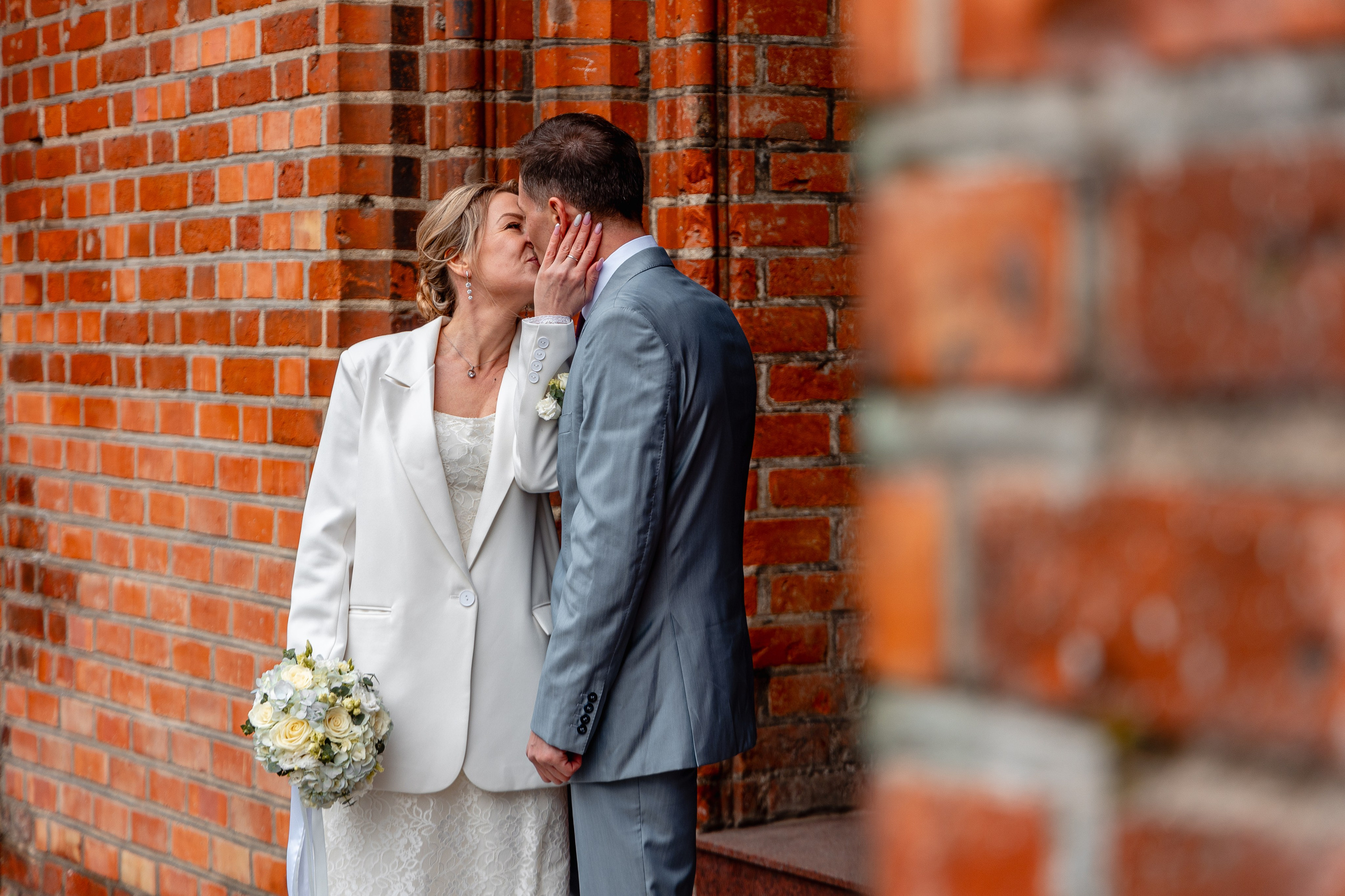 Ирина и Виталий | Остров Канта. Фотограф Елена Медок Калининград