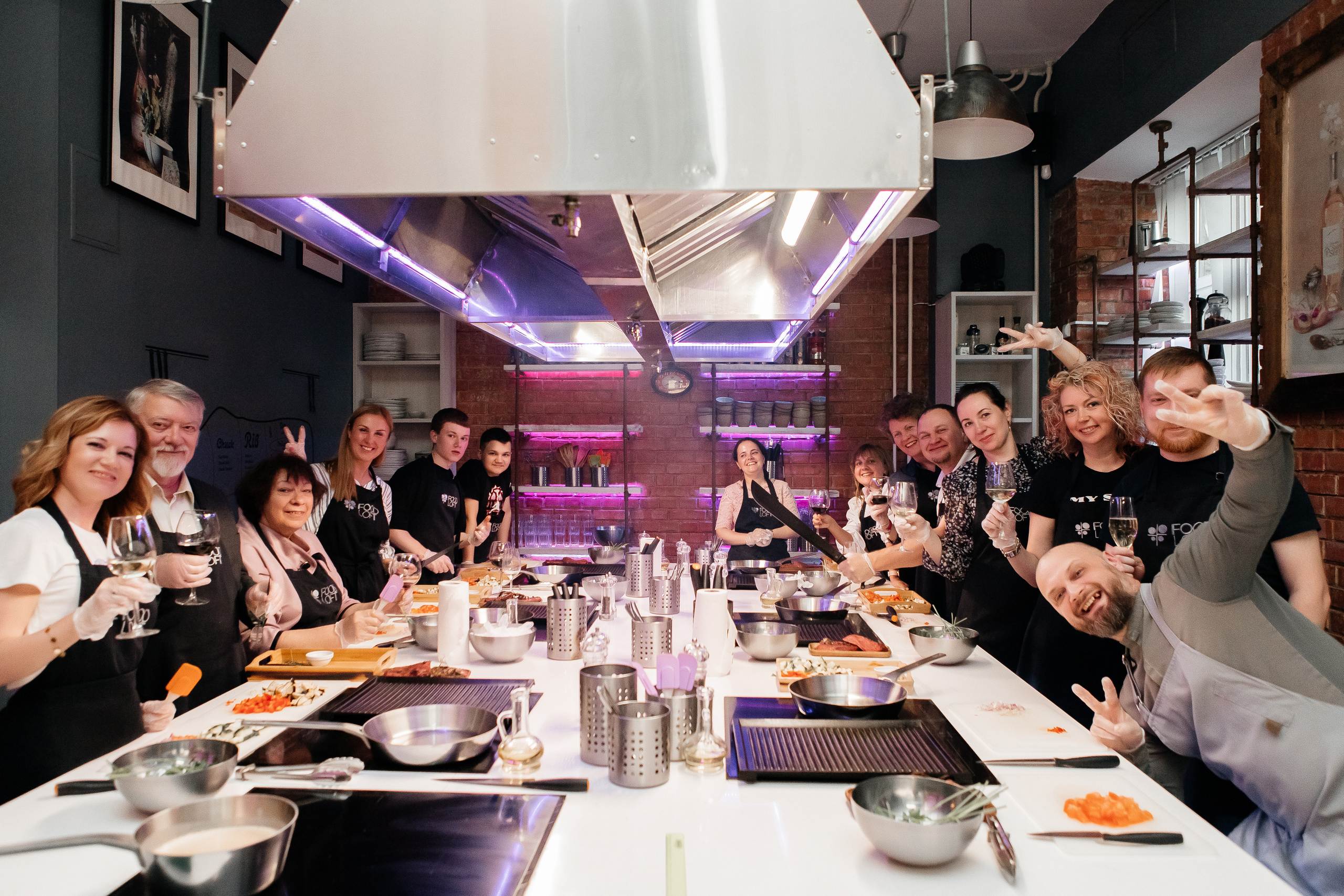 День рождения Марии в Food Loft. Семейный и свадебный фотограф в Петербурге Евгения и Николай Шевчук