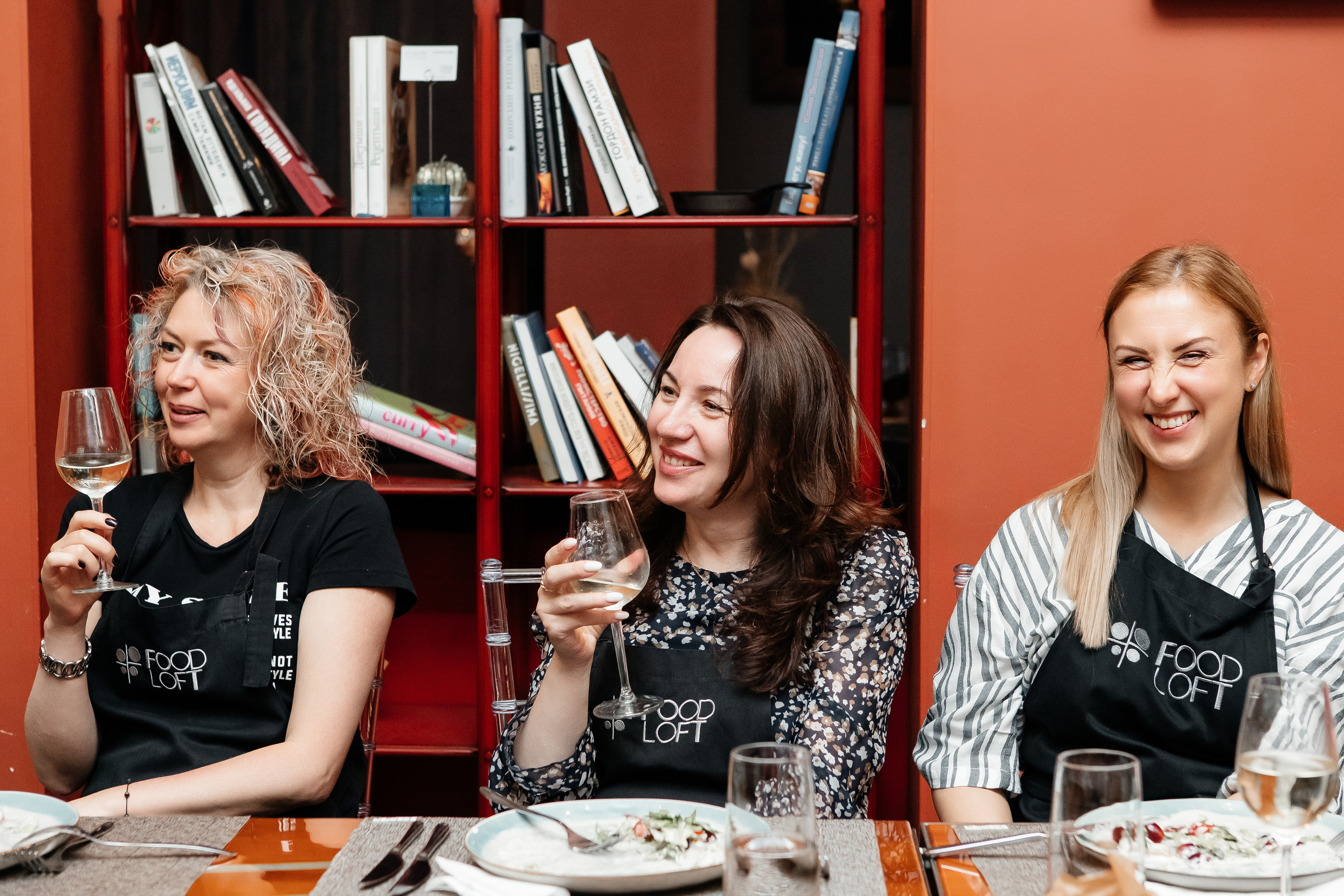 День рождения Марии в Food Loft. Семейный и свадебный фотограф в Петербурге Евгения и Николай Шевчук