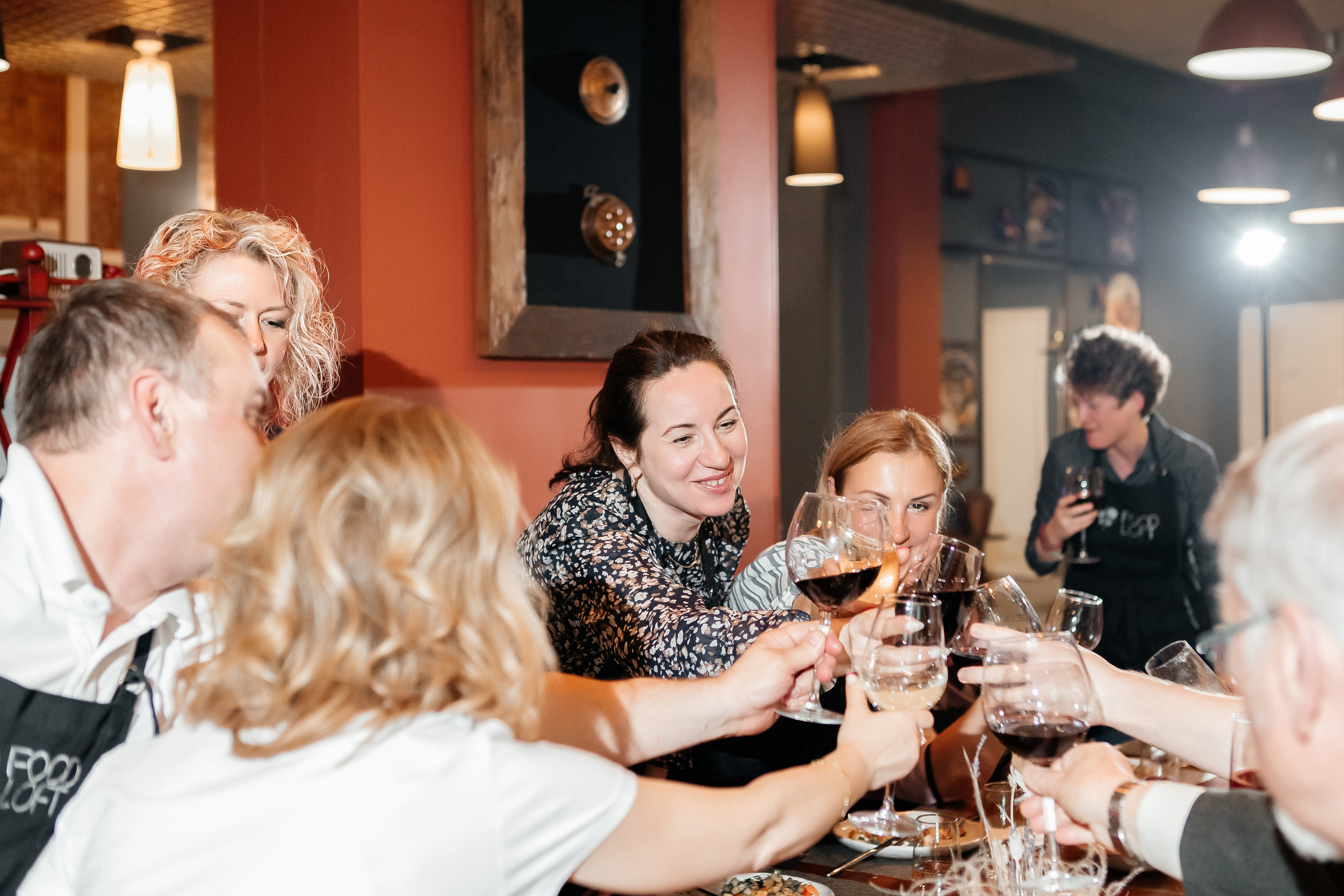 День рождения Марии в Food Loft. Семейный и свадебный фотограф в Петербурге Евгения и Николай Шевчук