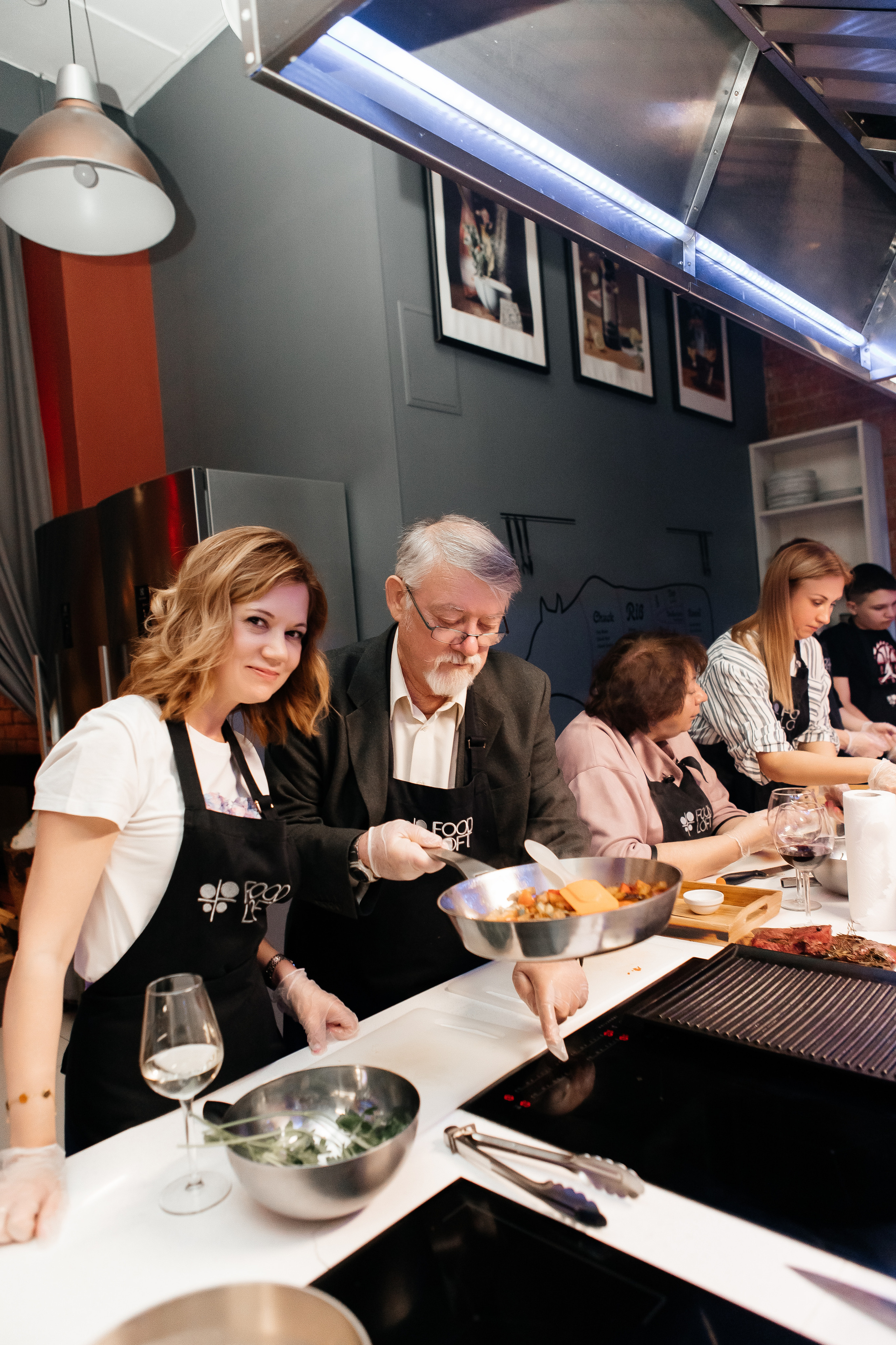 День рождения Марии в Food Loft. Семейный и свадебный фотограф в Петербурге Евгения и Николай Шевчук