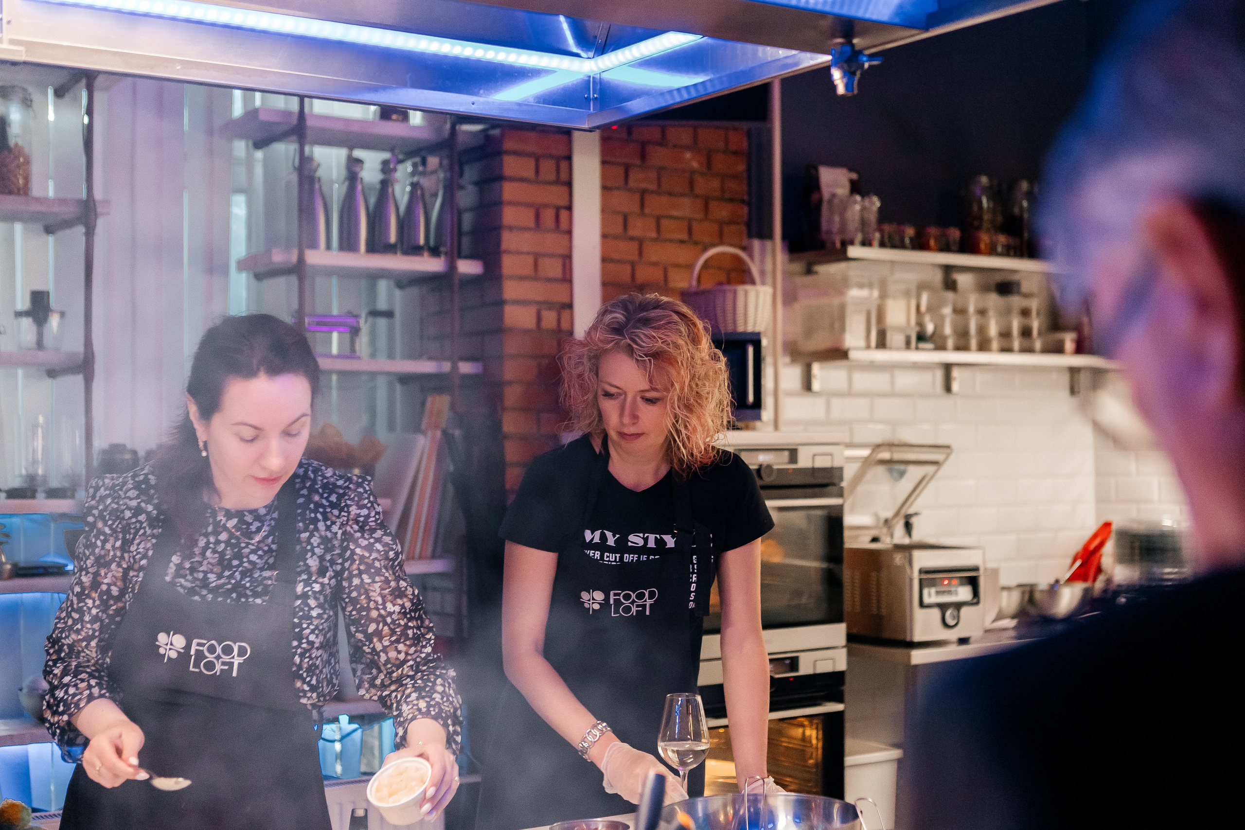 День рождения Марии в Food Loft. Семейный и свадебный фотограф в Петербурге Евгения и Николай Шевчук