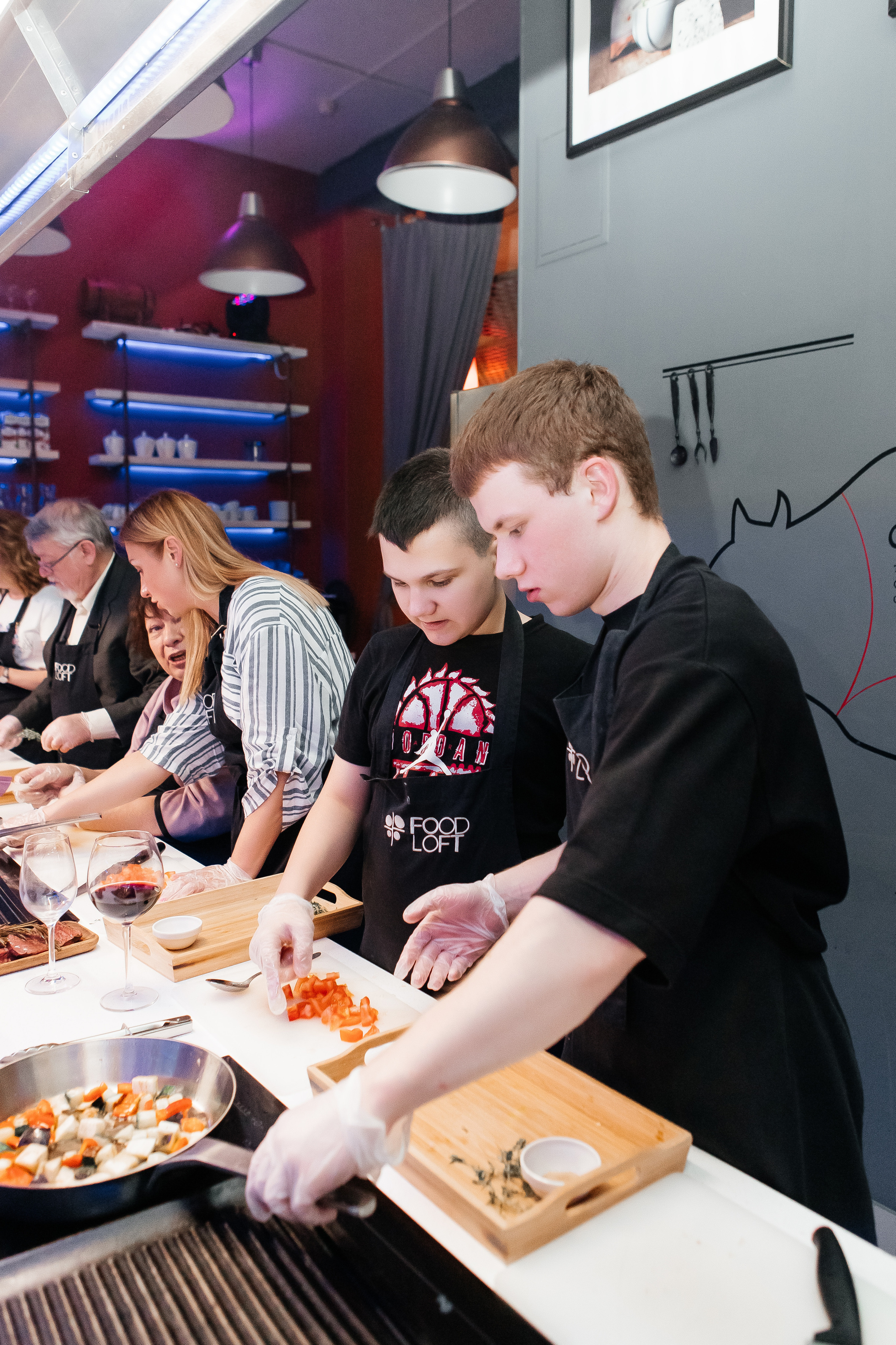 День рождения Марии в Food Loft. Семейный и свадебный фотограф в Петербурге Евгения и Николай Шевчук