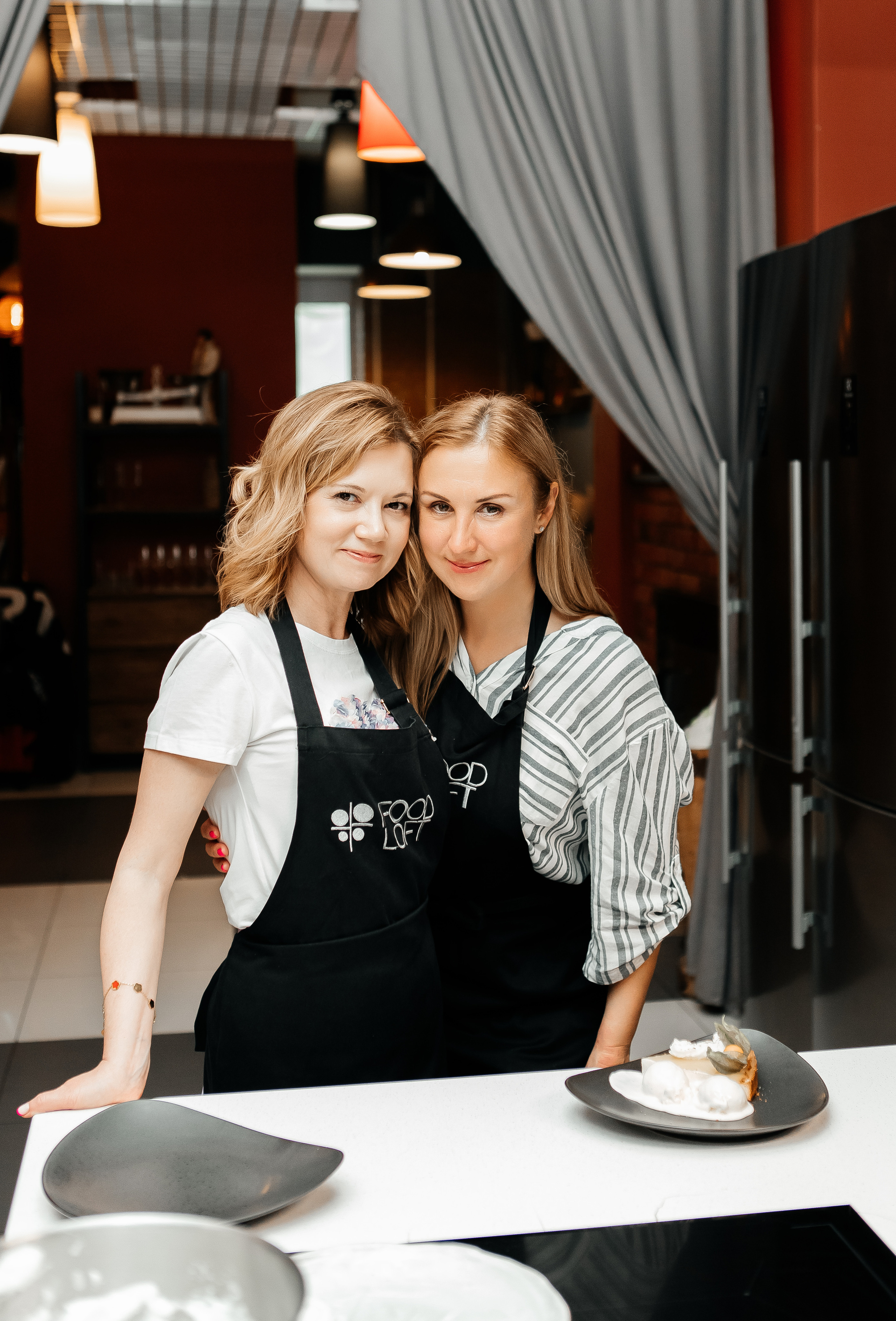 День рождения Марии в Food Loft. Семейный и свадебный фотограф в Петербурге Евгения и Николай Шевчук