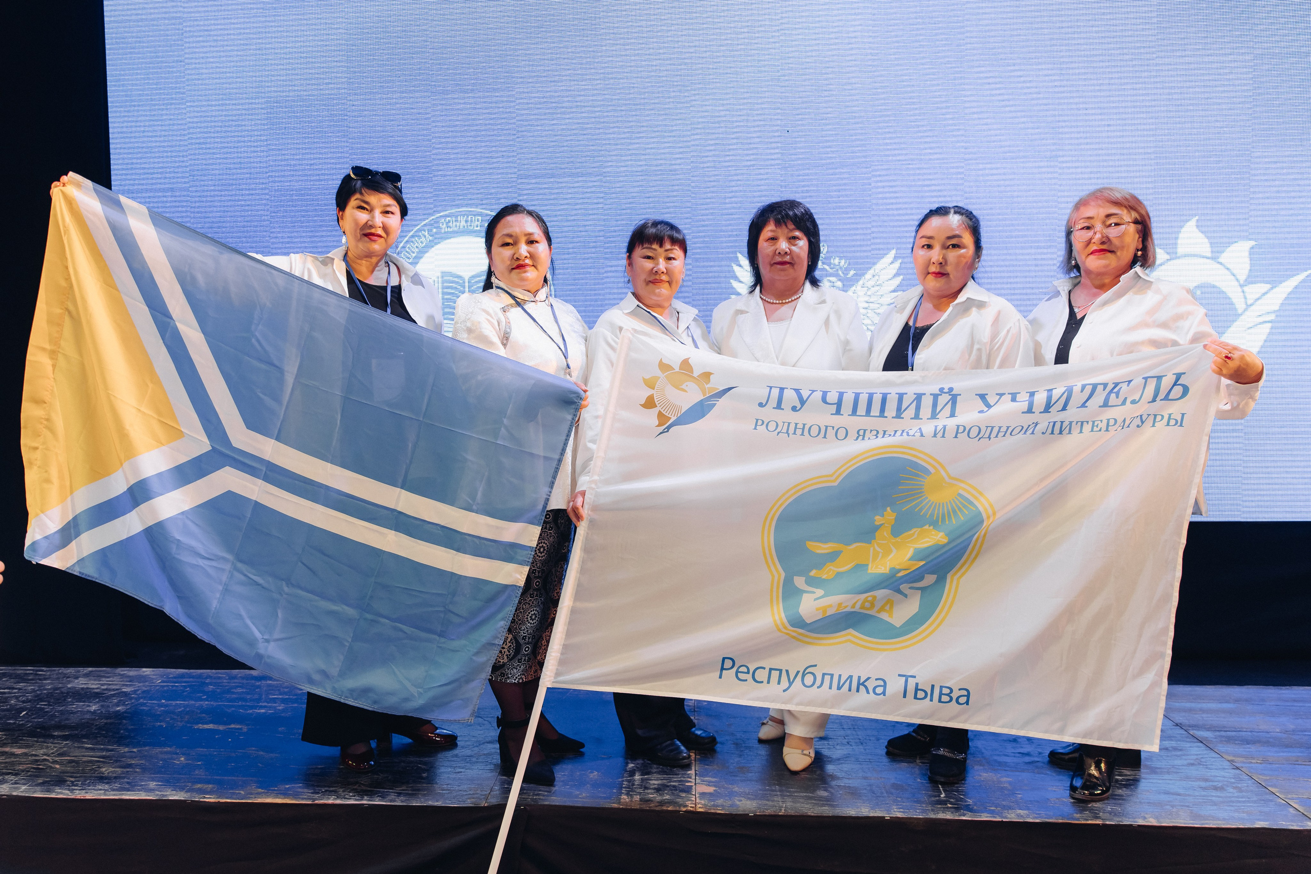 Лучший учитель родного языка и литературы 2025. Свадебный и семейный фотограф в Улан-Удэ