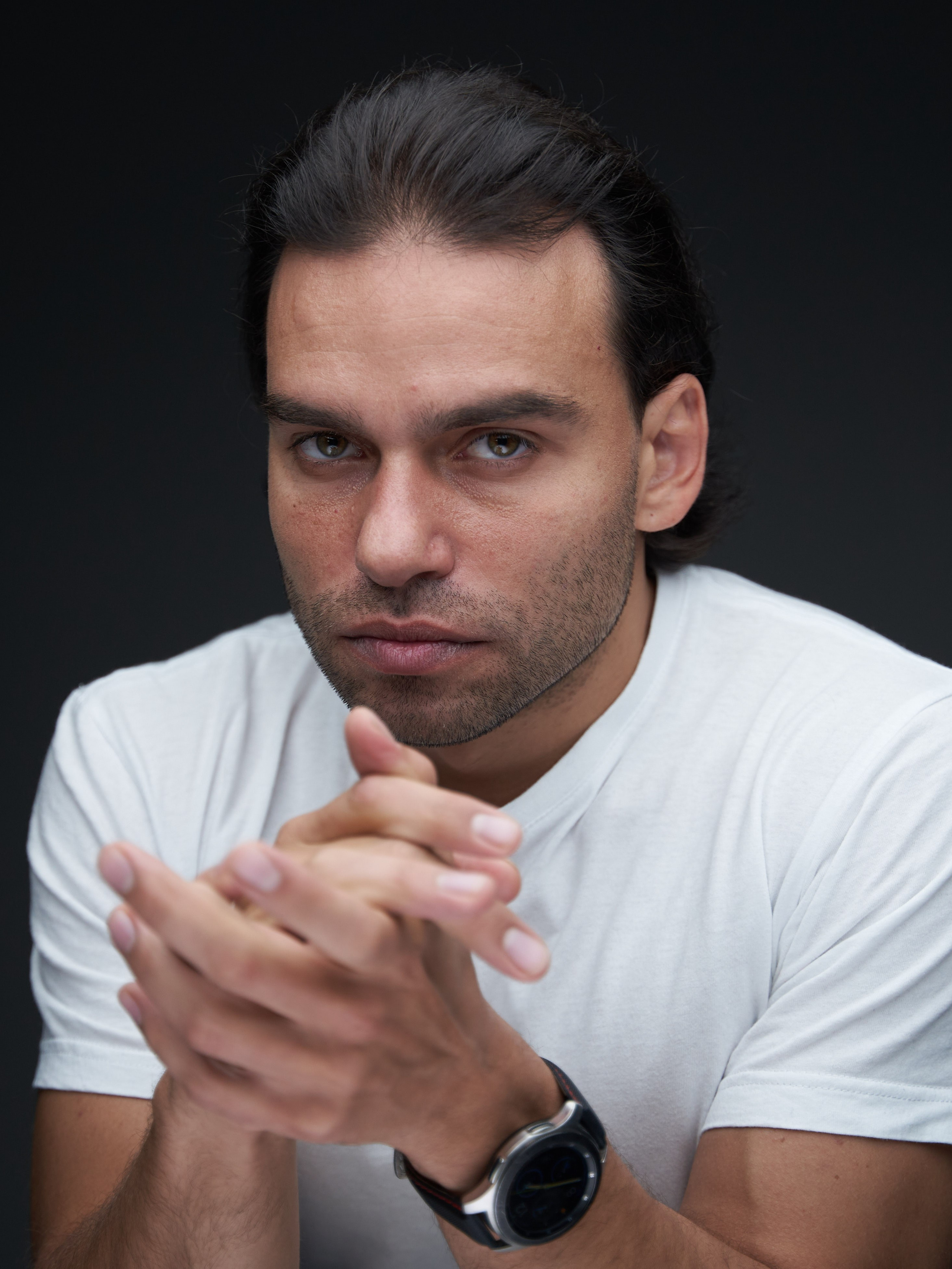 Актёр кино, артист мюзиклов, ведущий мероприятий, ведущий свадеб, дед Мороз — всё это Святослав Ставцев