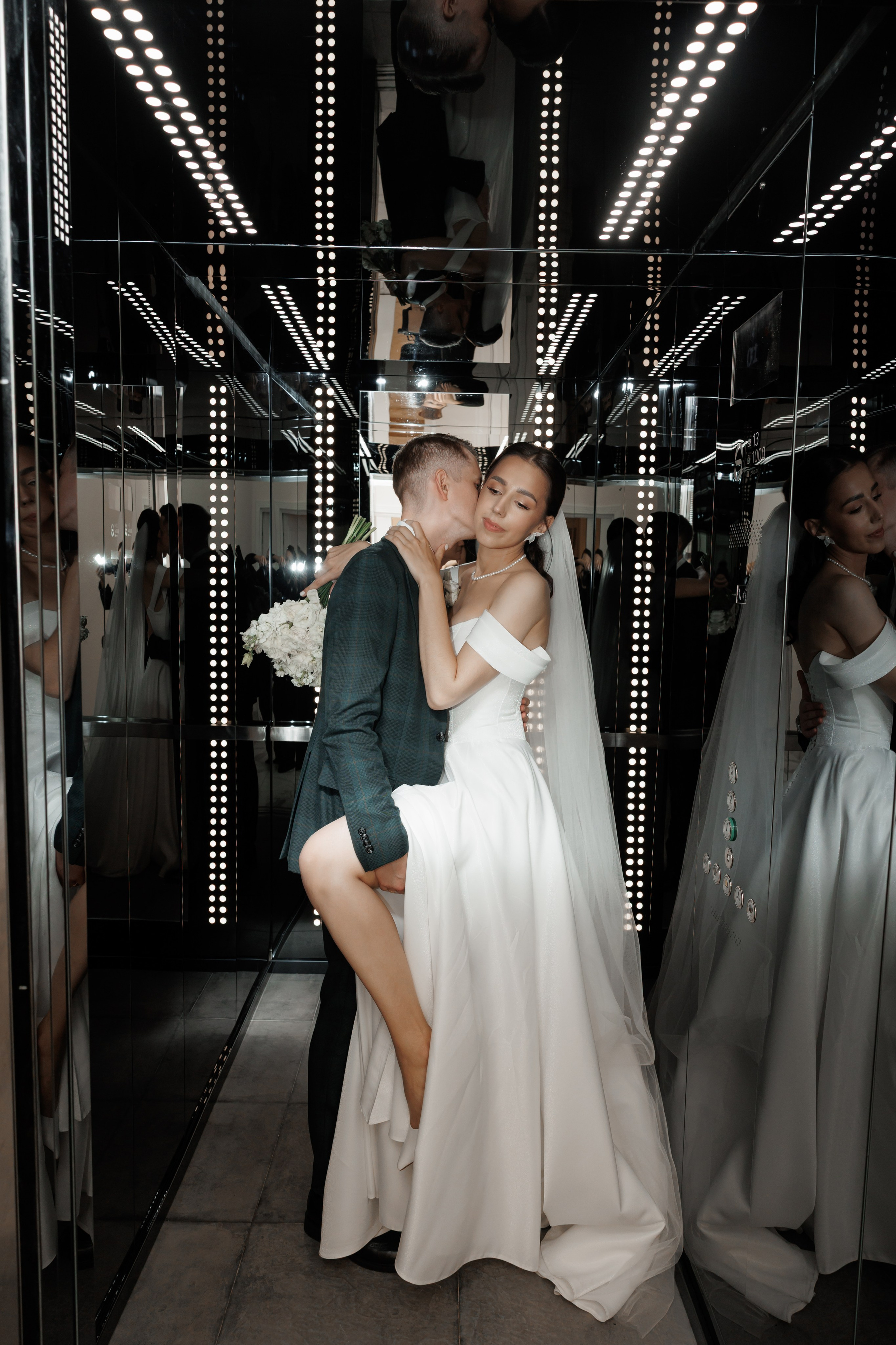 Регистрация в отеле Fish Point, ЗАГС Бутово, прогулка в Остафьево. Свадебный и репортажный фотограф (Москва, Королев и другие)