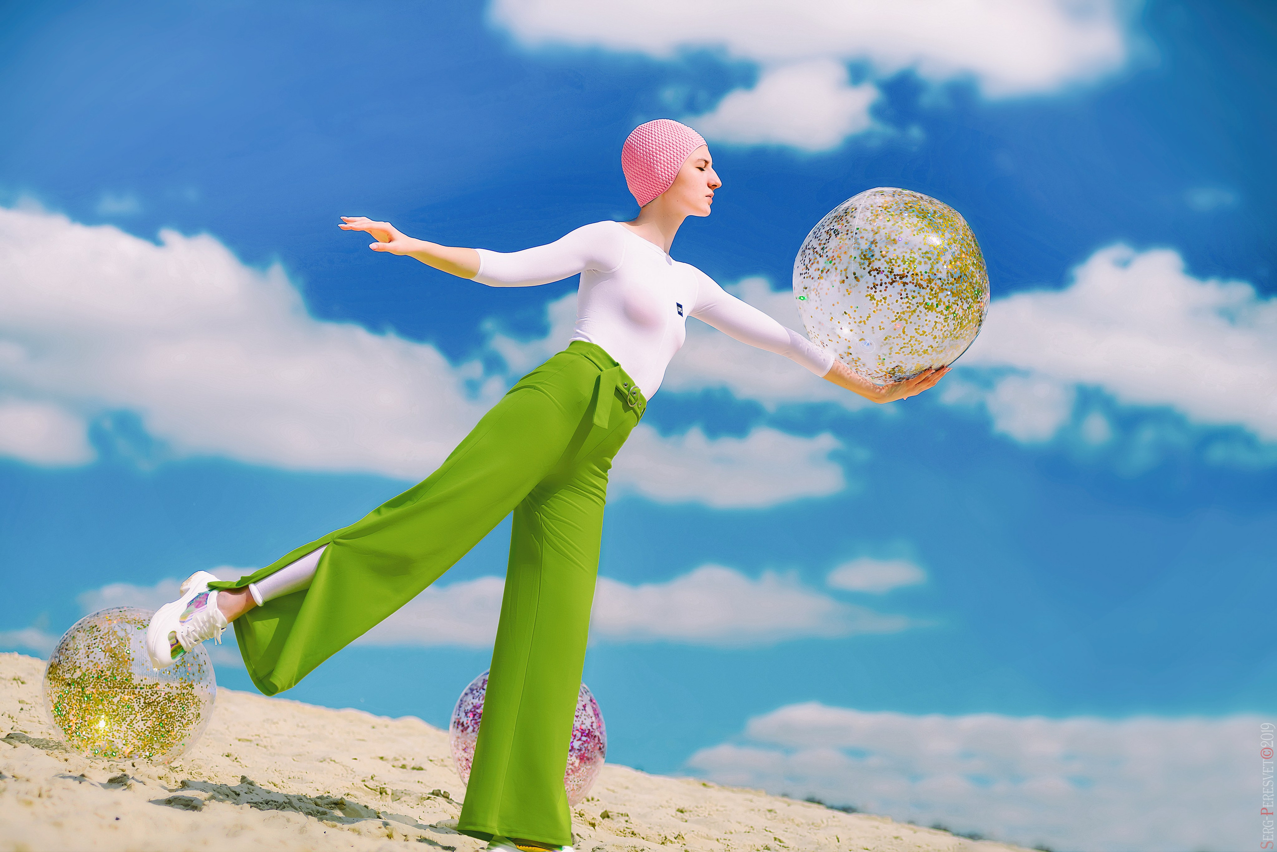 Fashion look, street look - advertising photographer Moscow Peresvet. Your photographer for a holiday in Moscow, Ramenskoye, Zhukovsky, Lyub