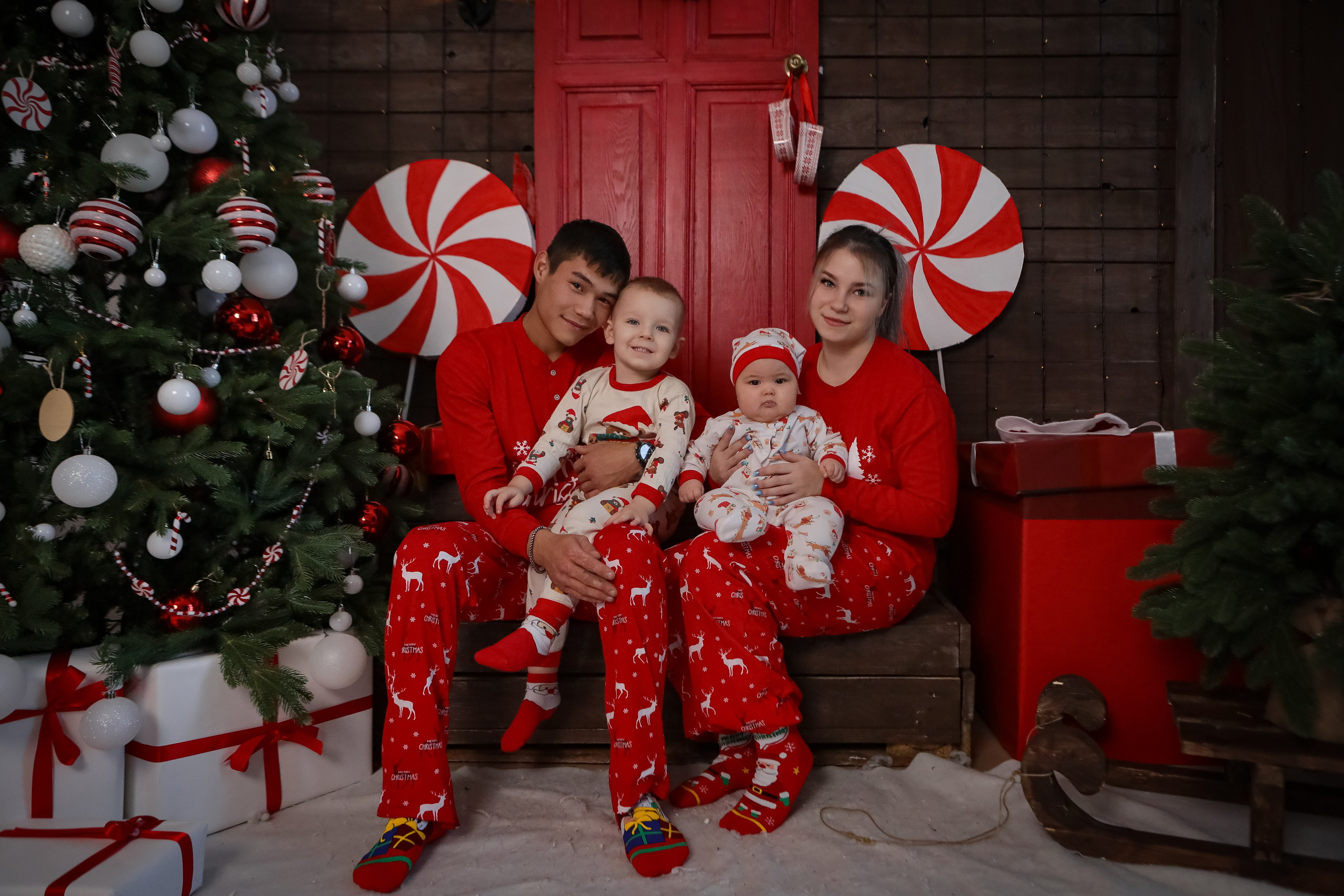 НОВОГОДНИЕ ФОТОСЕССИИ 2025-2026. Фотограф г. Хабаровск. Семейные и индивидуальные съёмки