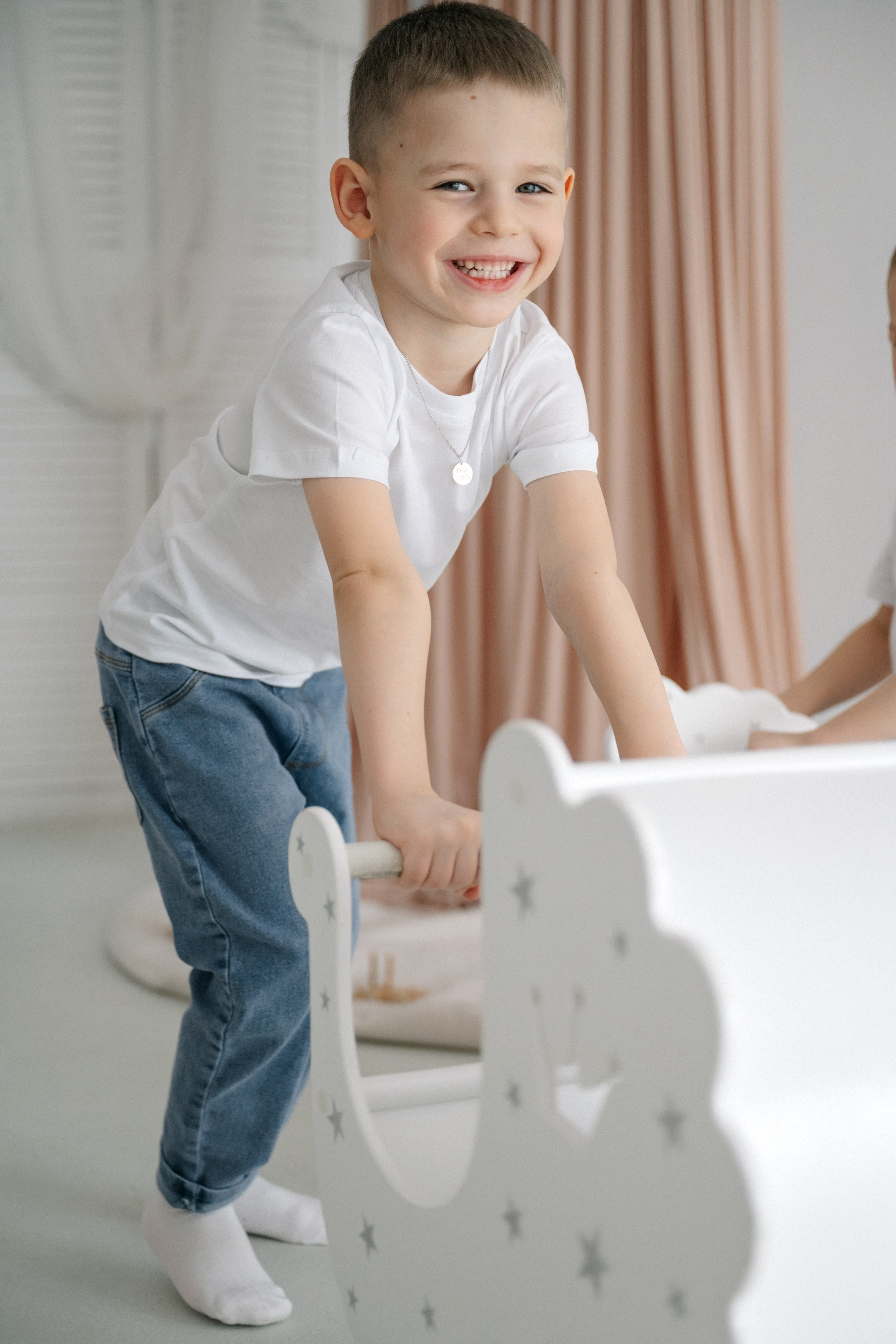 Семейная фотосессия мамы с сыновьями в фотостудии в Королёве. Свадебный и семейный фотограф Виктория Носачёва. Щелково, Москва и МО